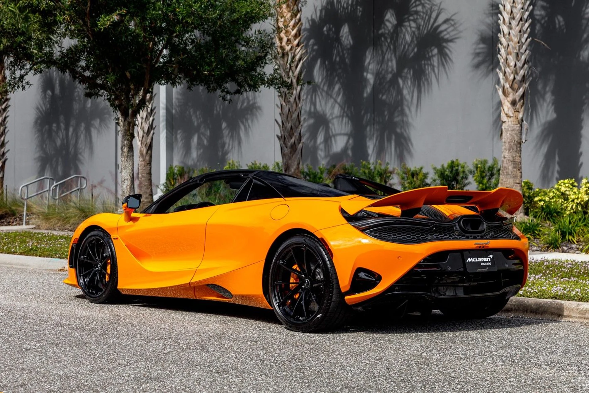 mph005_2913966353_601_p6_l_584cd6ae30