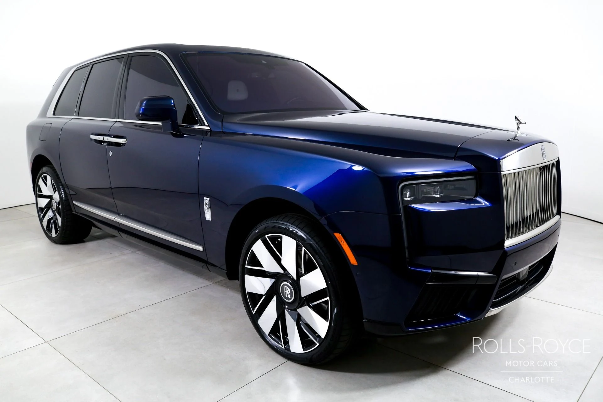 mph005_2921005443_Used_2025_Rolls_Royce_Cullinan_1789143669_0b8aff6cd5