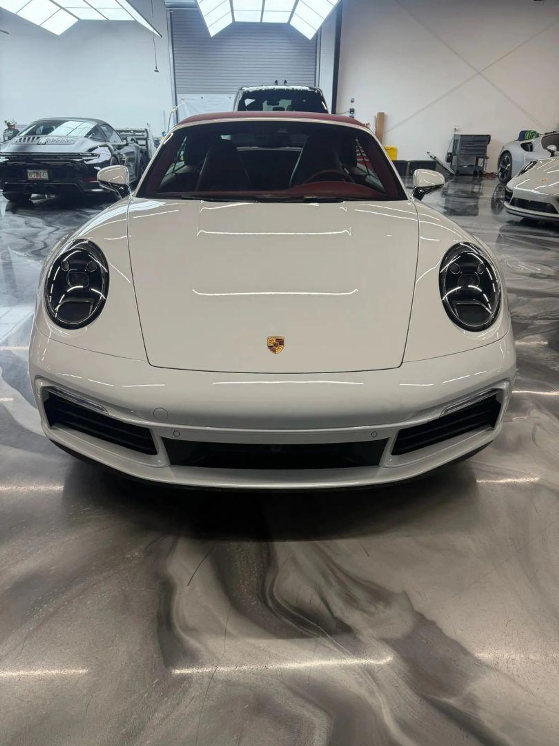 mph005_2924816199_Used_2022_Porsche_911_Carrera_Cabriolet_2_D_1786495182_d95ed15169