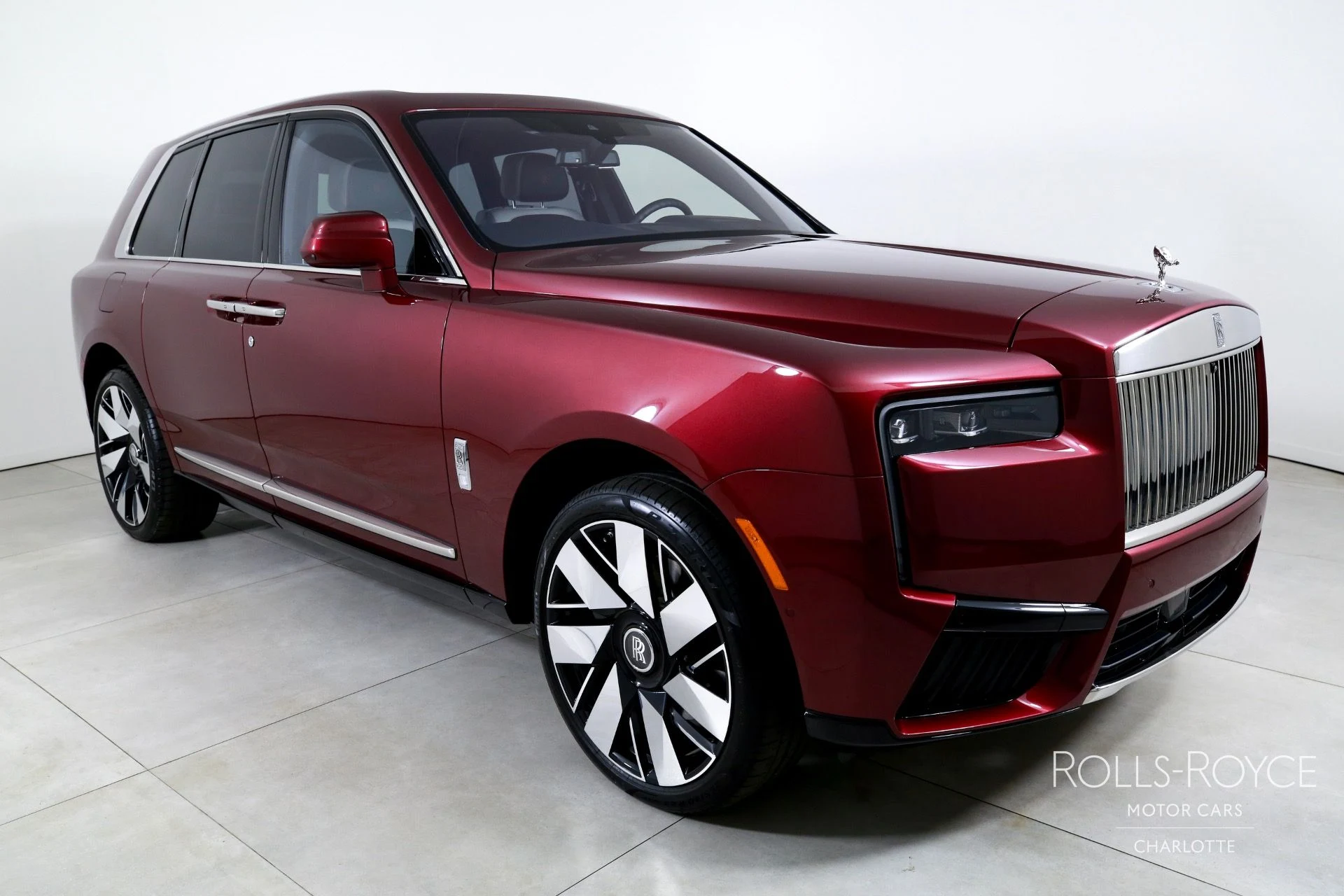 mph005_2931653733_Used_2025_Rolls_Royce_Cullinan_1757533744_1ba29c01b5