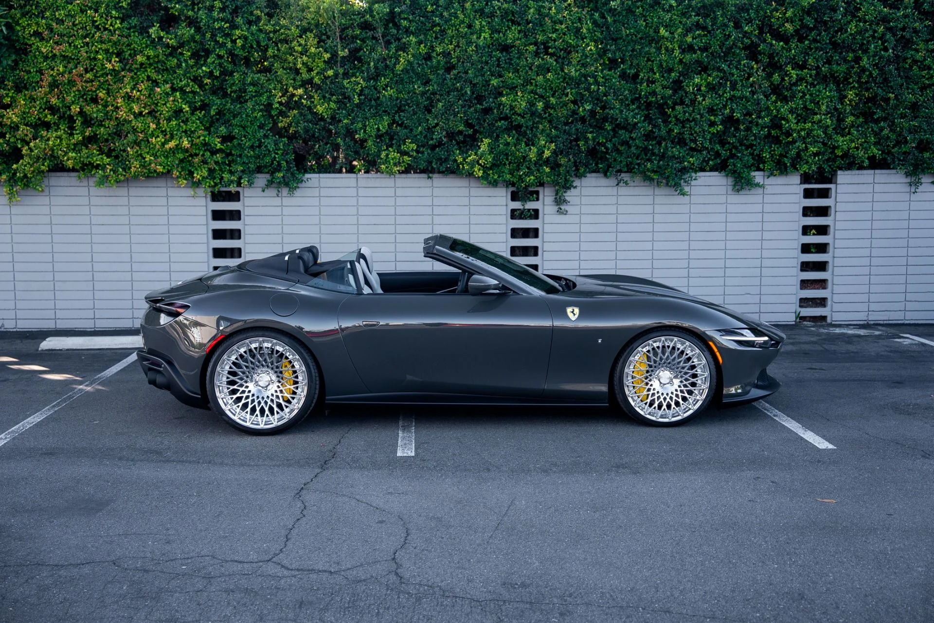 mph005_2931920282_Used_2024_Ferrari_Roma_Spider_1764029077_a7e2fd604a