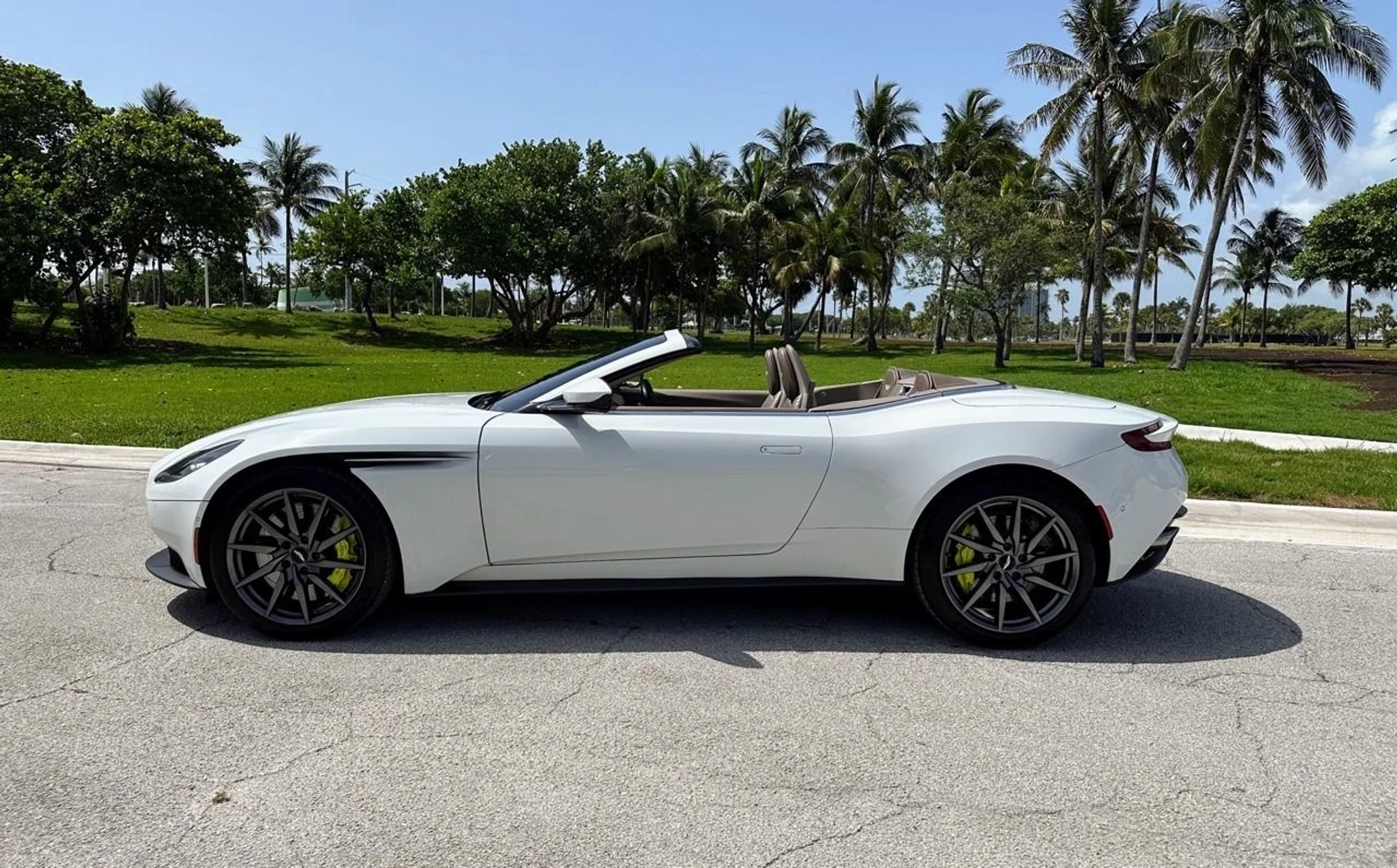 mph005_2938891023_Used_2019_Aston_Martin_DB_11_Volante_1768416497_f8e5d8909d