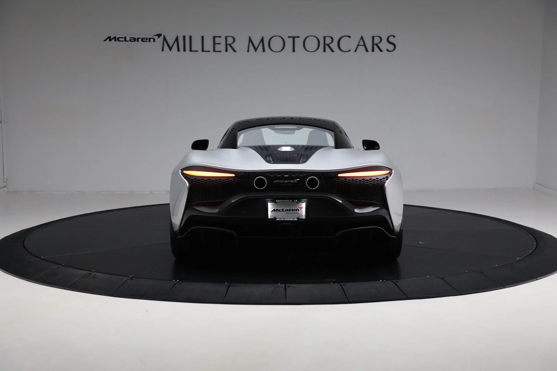 mph005_2946757569_Used_2023_Mc_Laren_Artura_Vision_4a2019629d