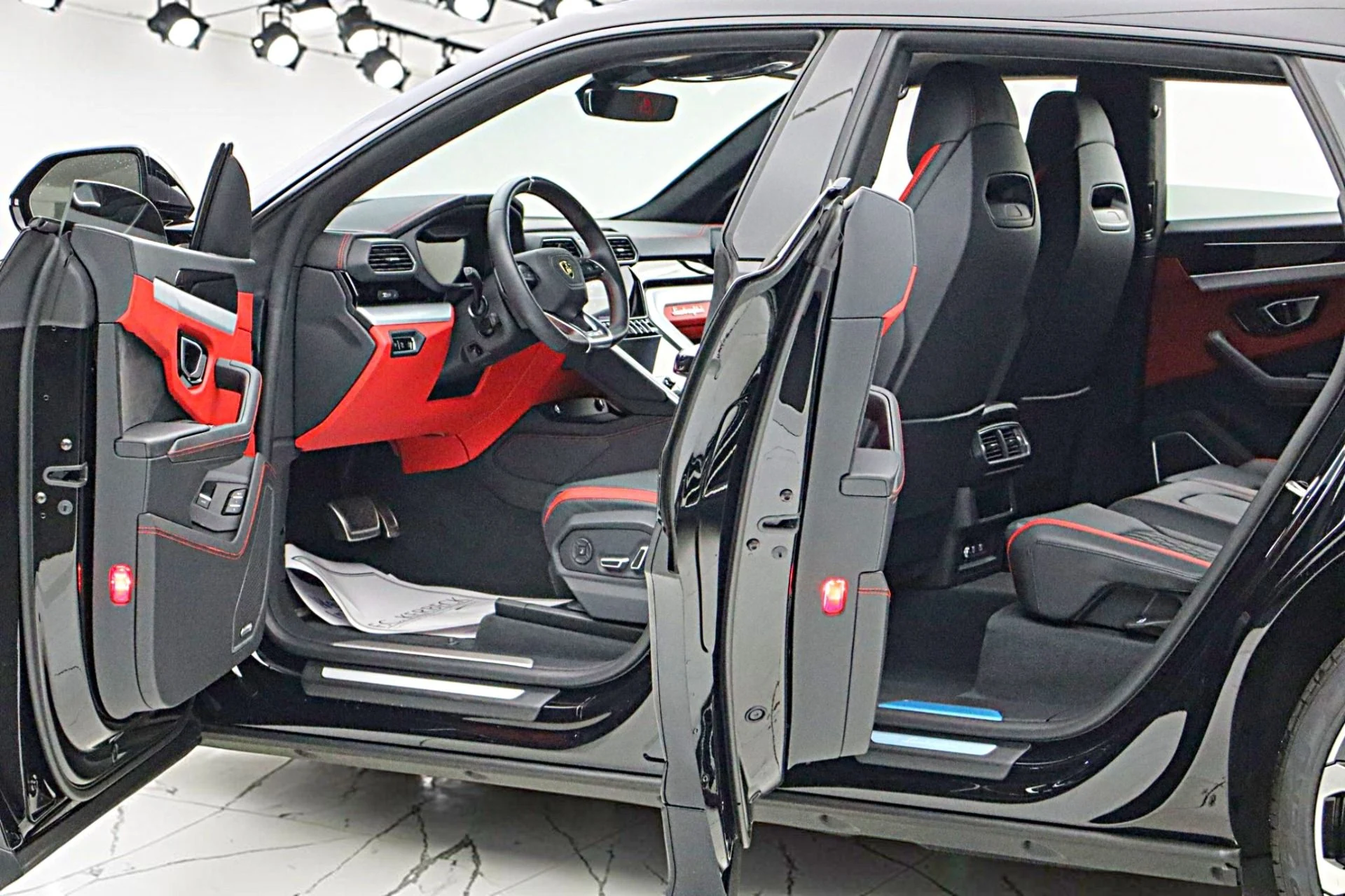 mph005_2955473468_Used_2024_Lamborghini_Urus_SLEASE_OPTIONS_AVAILABLE_393a2024d5