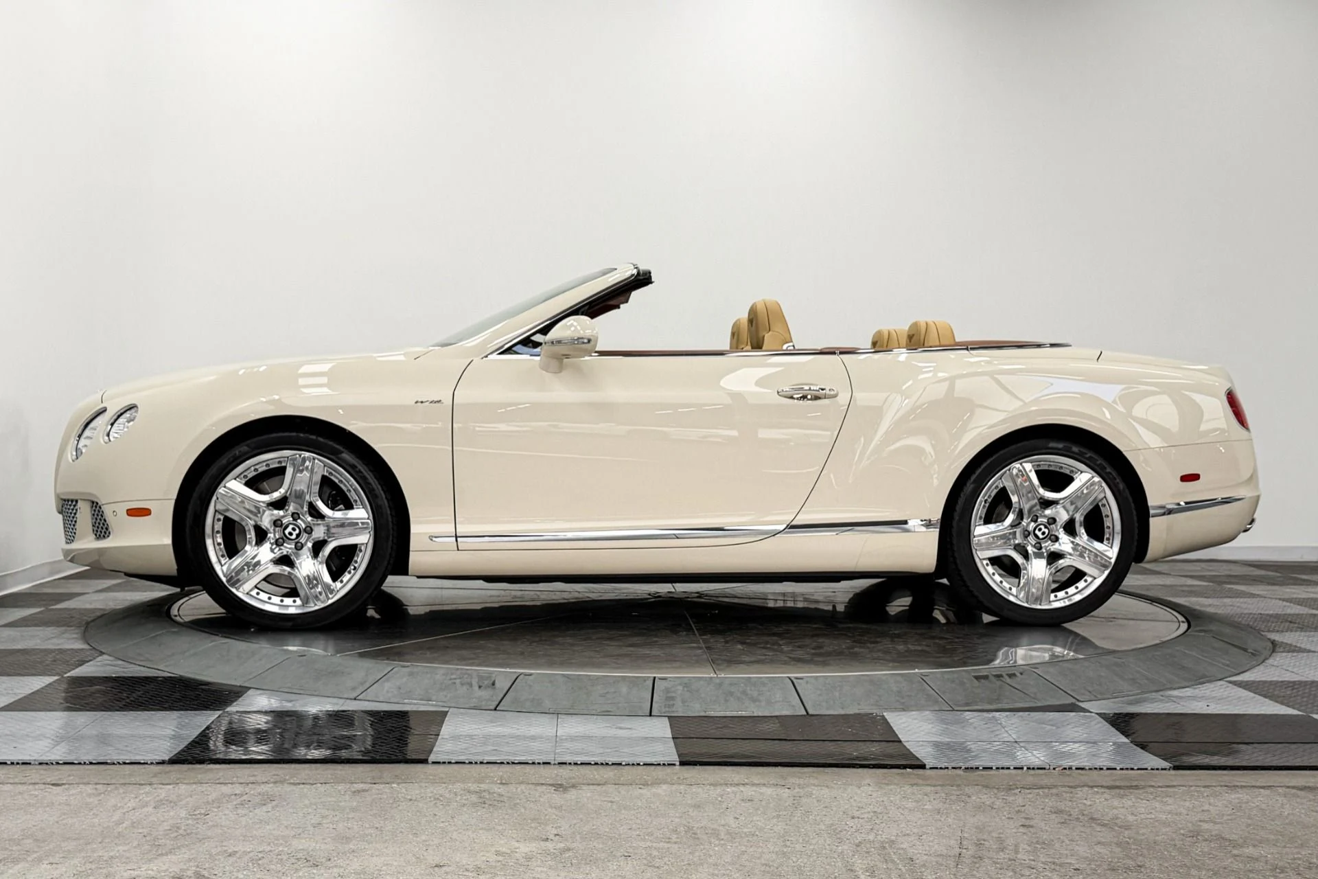 mph005_2955558510_Used_2015_Bentley_Continental_GTC_W12_Mulliner_Driving_Specification_1785523286_86b18a142d