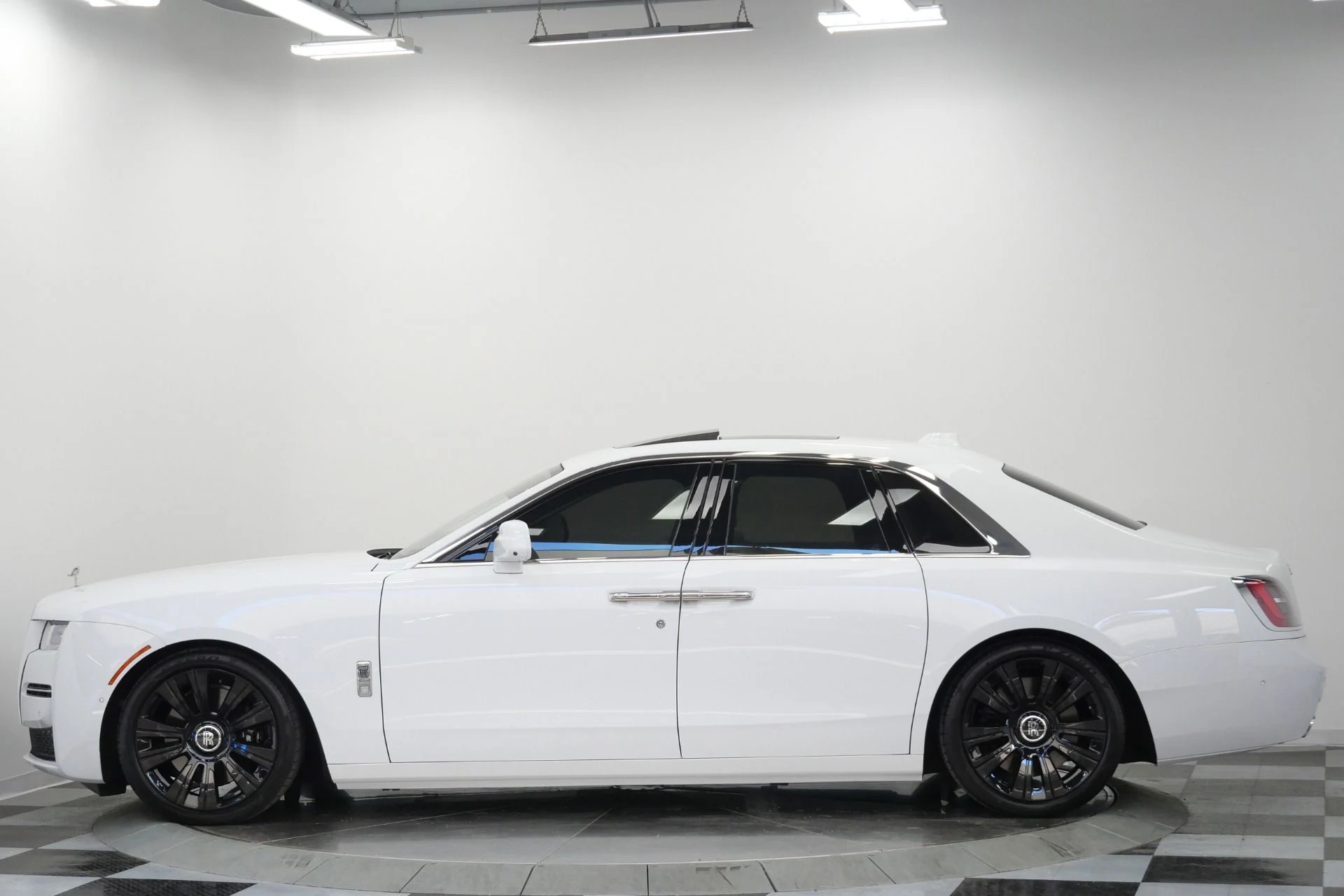 mph005_2956600388_Used_2022_Rolls_Royce_Ghost_Low_Miles_The_Ghost_Package_Bespoke_Audio_1780333071_2d5f335275