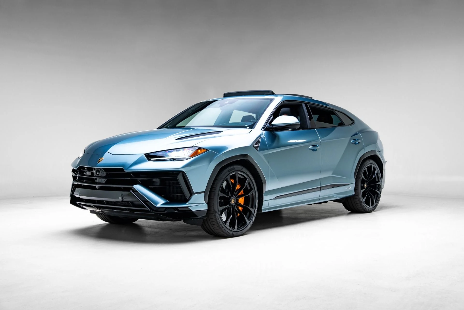 mph005_2959090365_Used_2023_Lamborghini_Urus_S_1775088158_2bba4e63ee