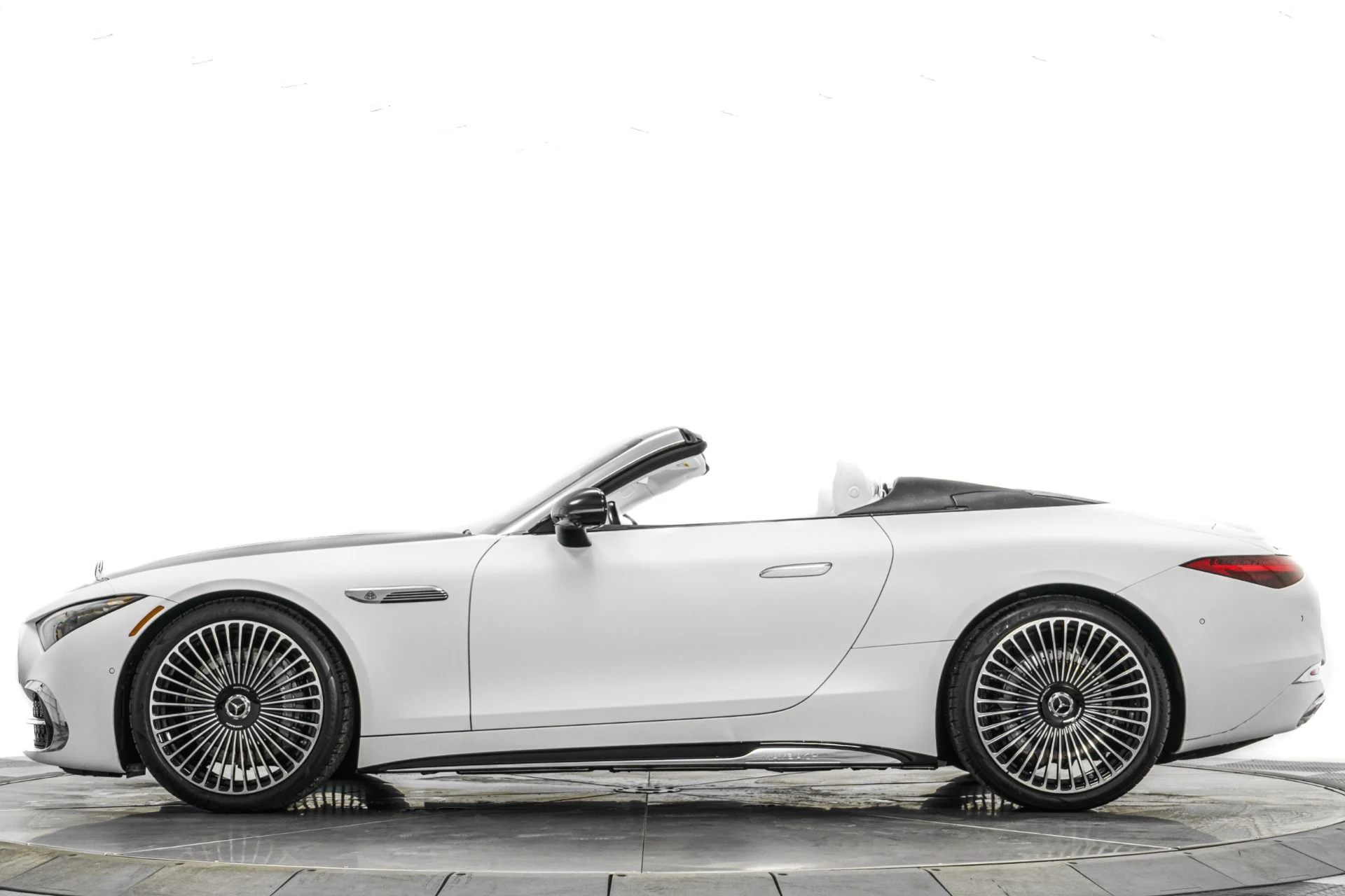 mph005_2964333703_Used_2026_Mercedes_Benz_Maybach_SL_680_Factory_Matte_Paint_Extremely_Low_Miles_1771434800_3d769dd822