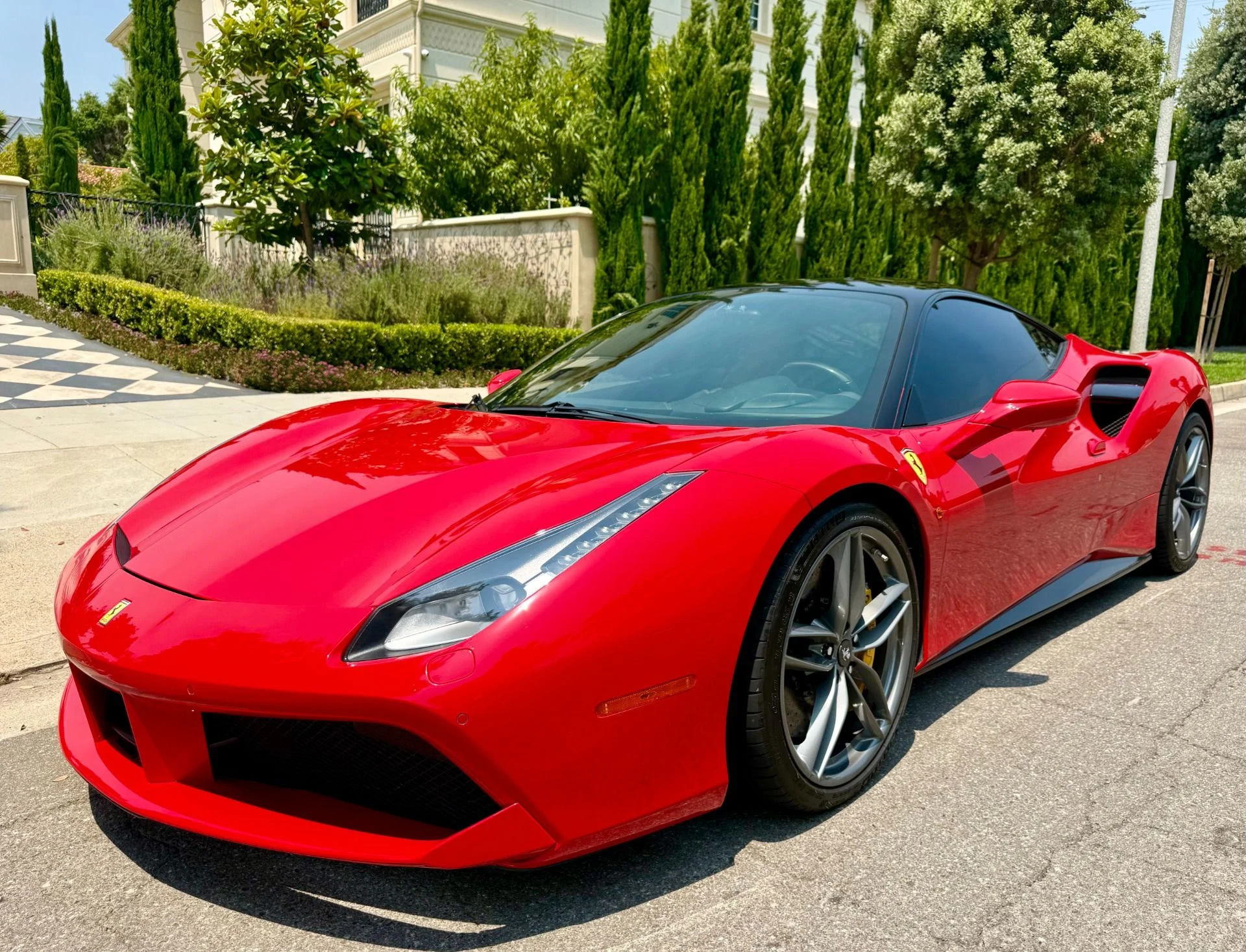 mph005_2978717150_Used_2016_Ferrari_488_GTB_1757699344_7225741336