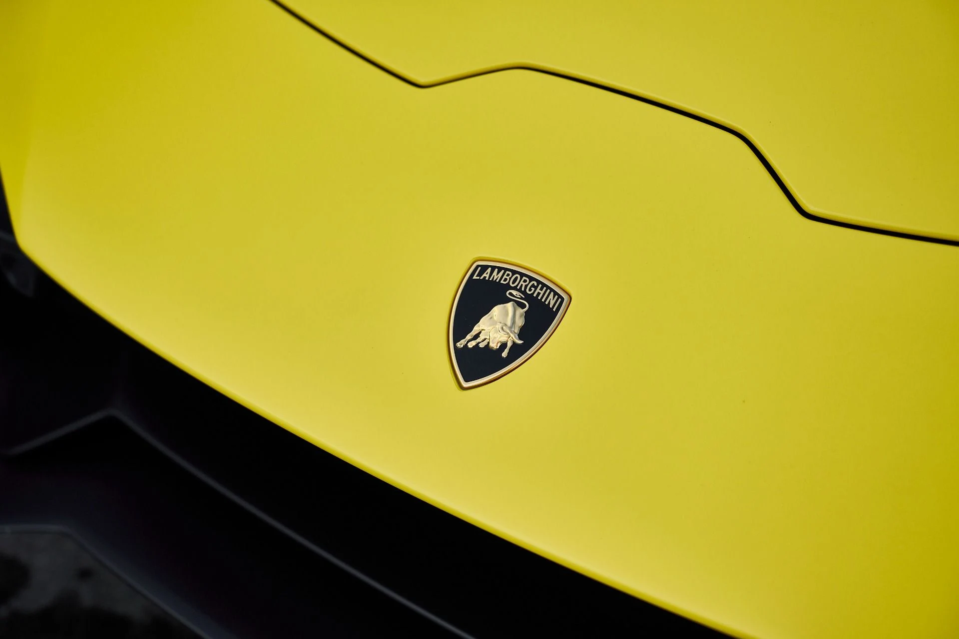 mph005_2989745955_Used_2023_Lamborghini_Huracan_Tecnica_Base_1765333464_2304d44e87