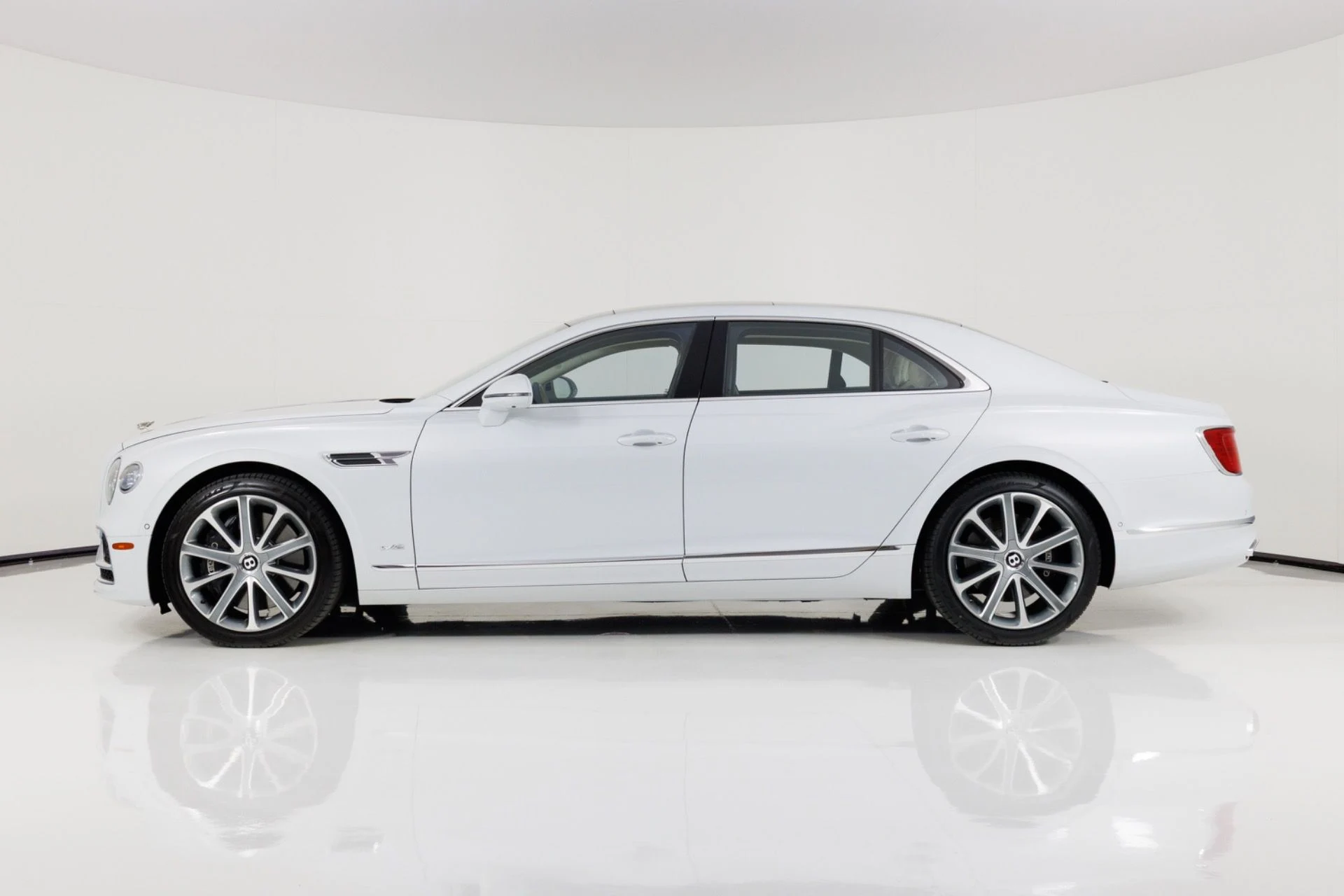 mph005_2990289973_Used_2020_Bentley_Flying_Spur_W12_1776899544_e97c437bf9