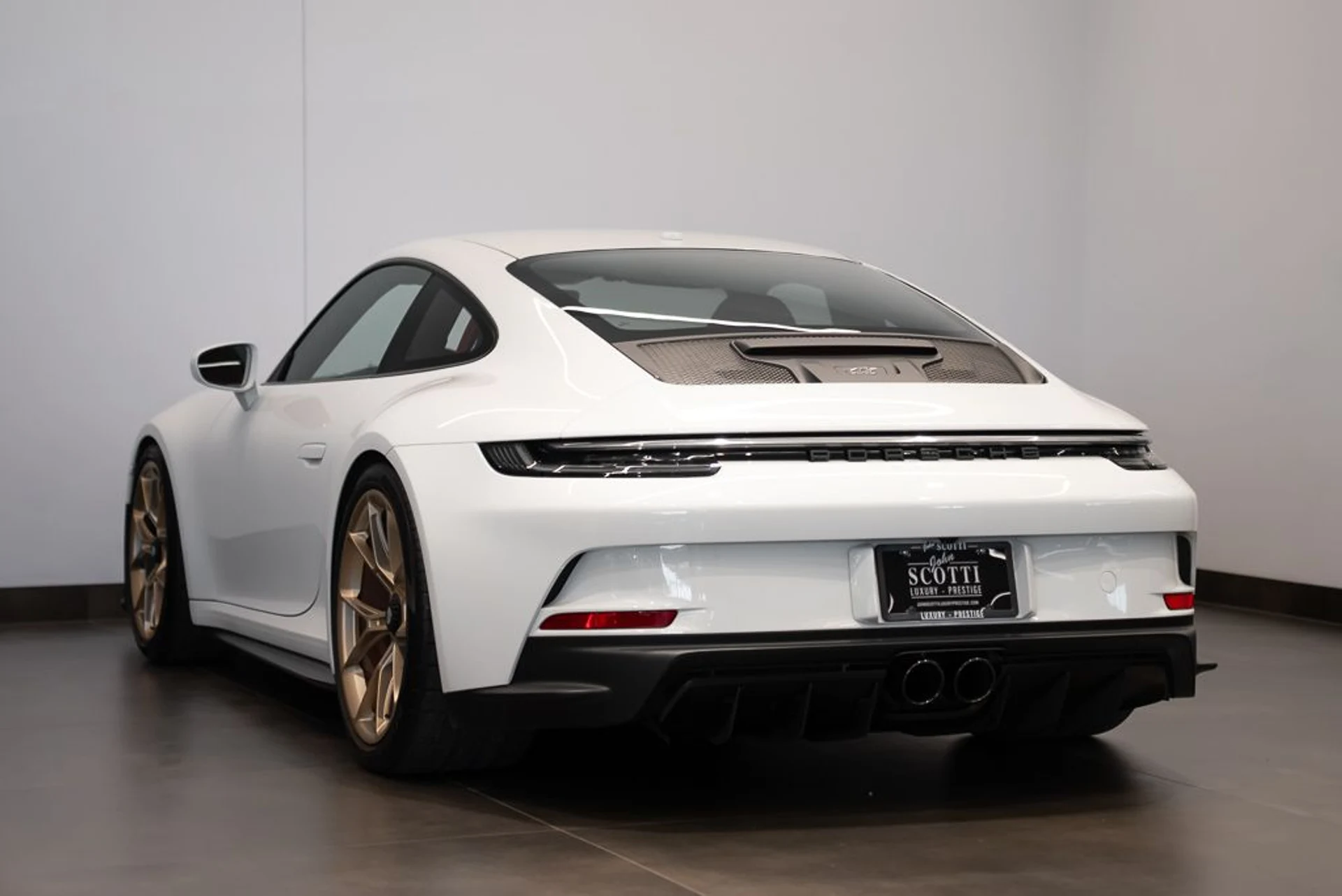 mph005_2991017577_porsche_911_2024_045c36c975