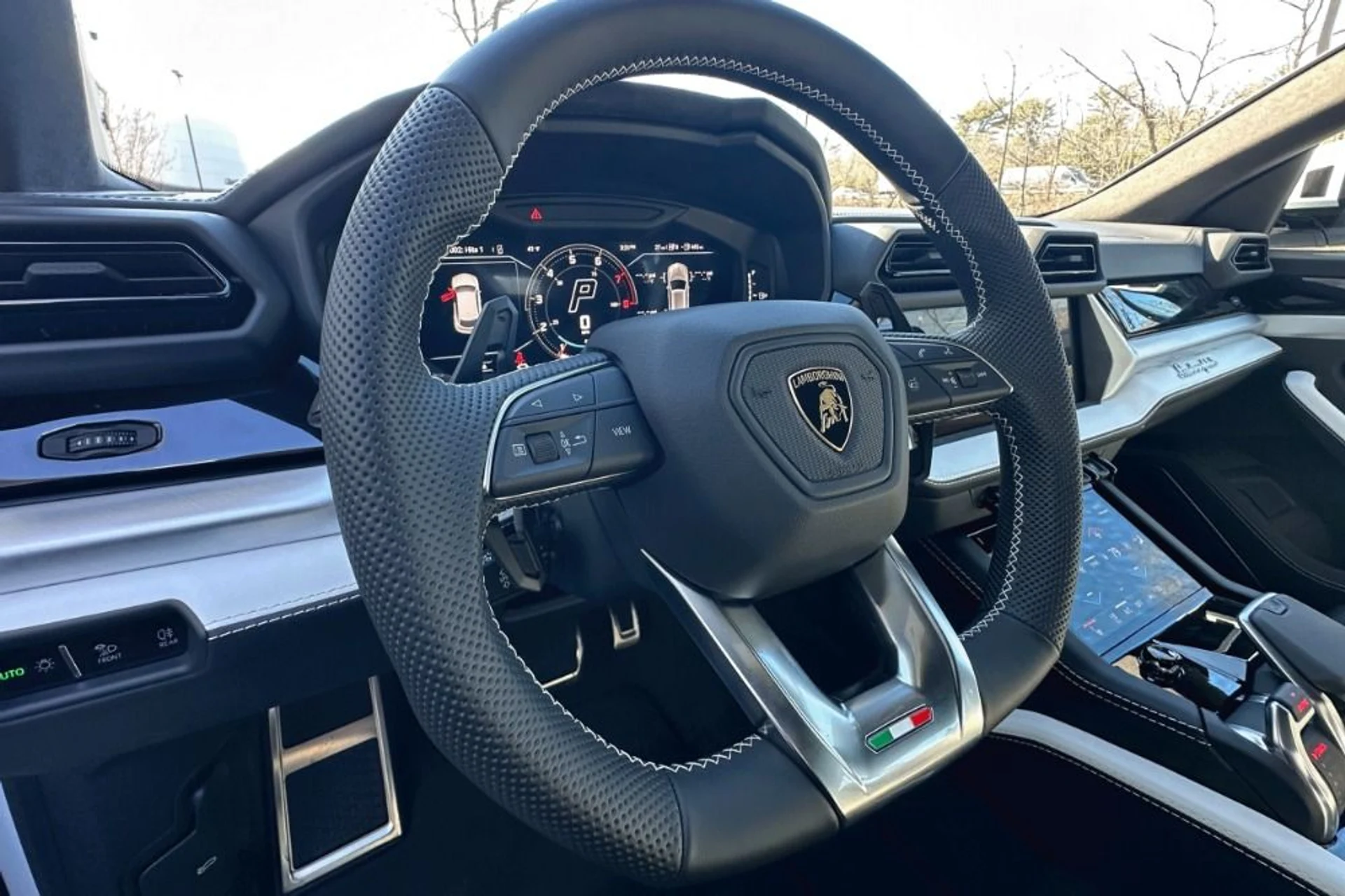 mph005_299388354_New_2026_Lamborghini_Urus_SE_1773931904_6bb89347db