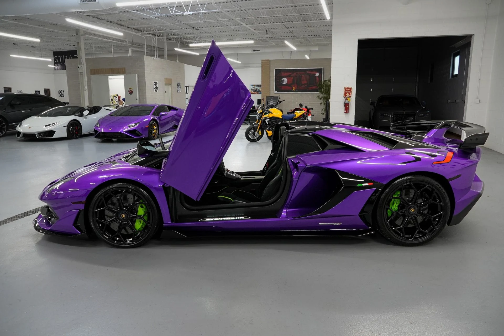 mph005_2993990346_Used_2020_Lamborghini_Aventador_LP_770_4_SVJ_1777493330_2dd6984825