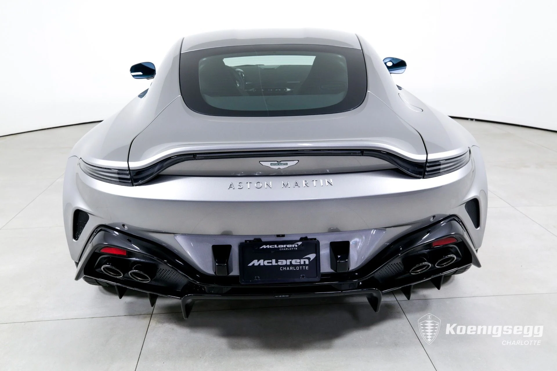 mph005_2994236725_Used_2025_Aston_Martin_Vantage_1760978372_5de9ab8060