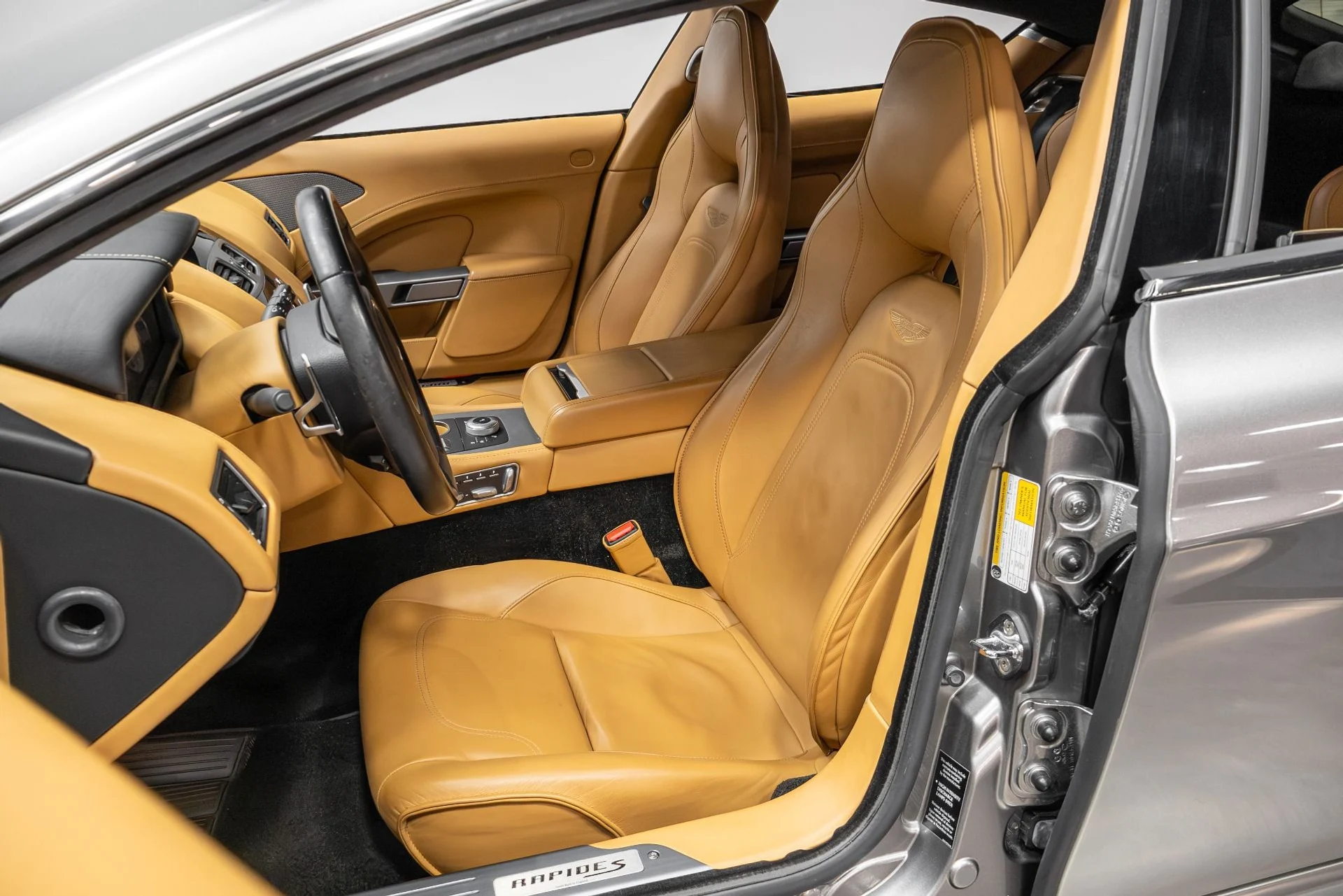 mph005_2994380859_Used_2016_Aston_Martin_Rapide_S_1767648441_8f1bdbda1c