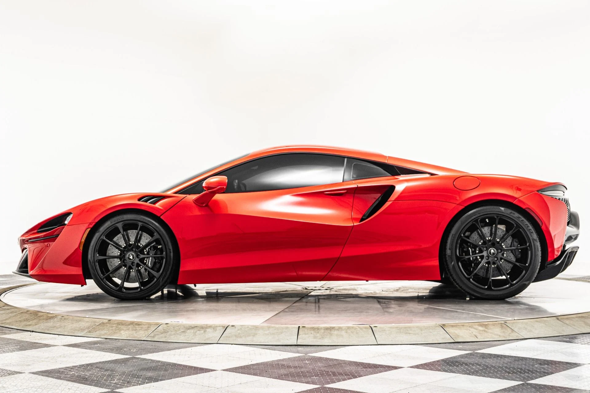 mph005_29998140_Used_2023_Mc_Laren_Artura_1776720218_b11e2ec390