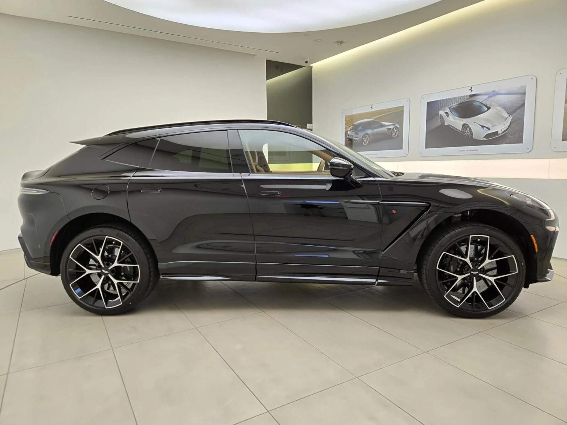 mph005_3005168984_New_2026_Aston_Martin_DBX_S_1776489469_8335a5df24