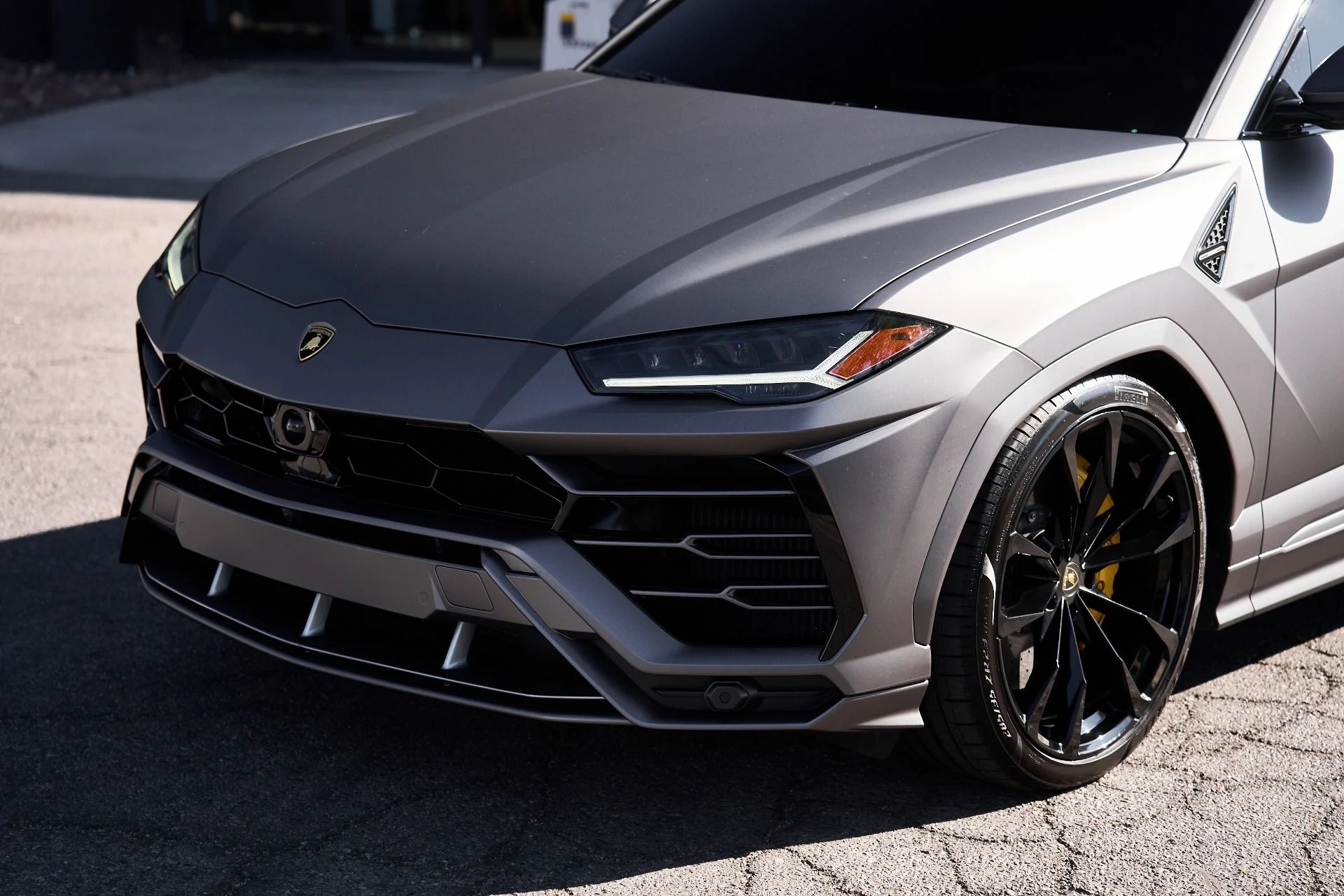 mph005_3006386342_Used_2021_Lamborghini_Urus_Base_1758751728_30b40da6d1