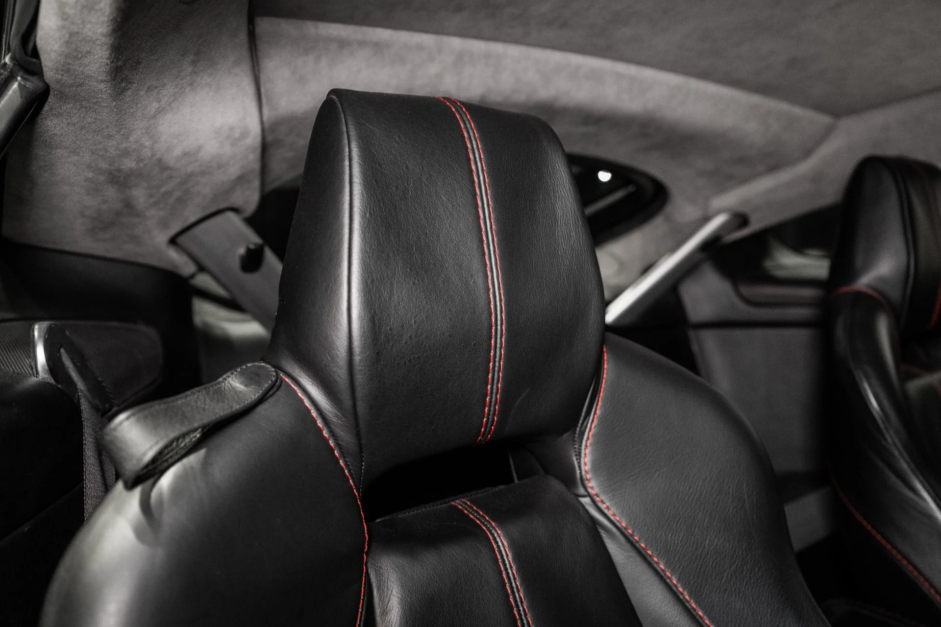 mph005_3013459257_Used_2009_Aston_Martin_V8_Vantage_1772034364_706f24655c