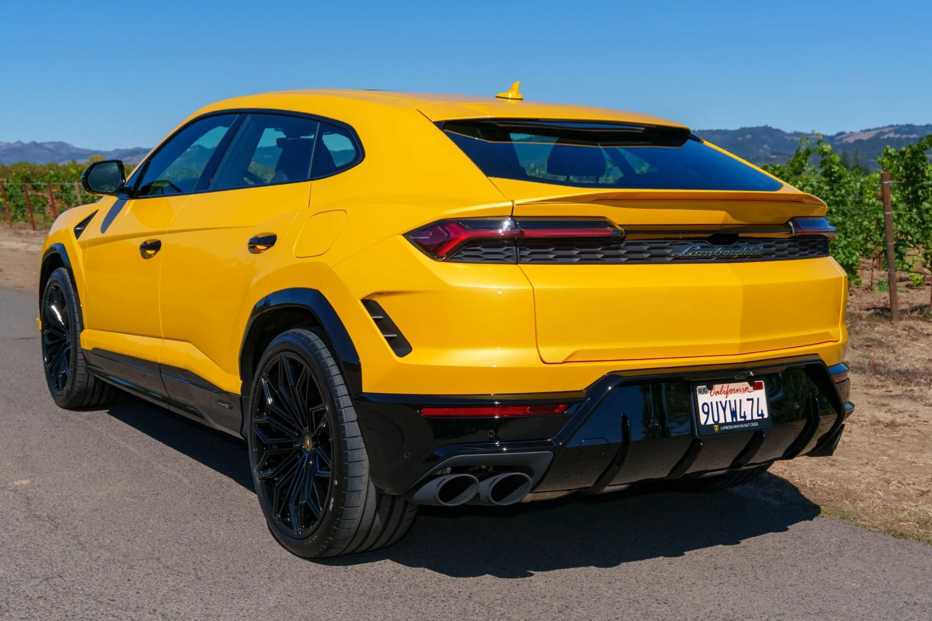 mph005_301373060_Used_2025_Lamborghini_Urus_SE_1759793213_e5cec8559c
