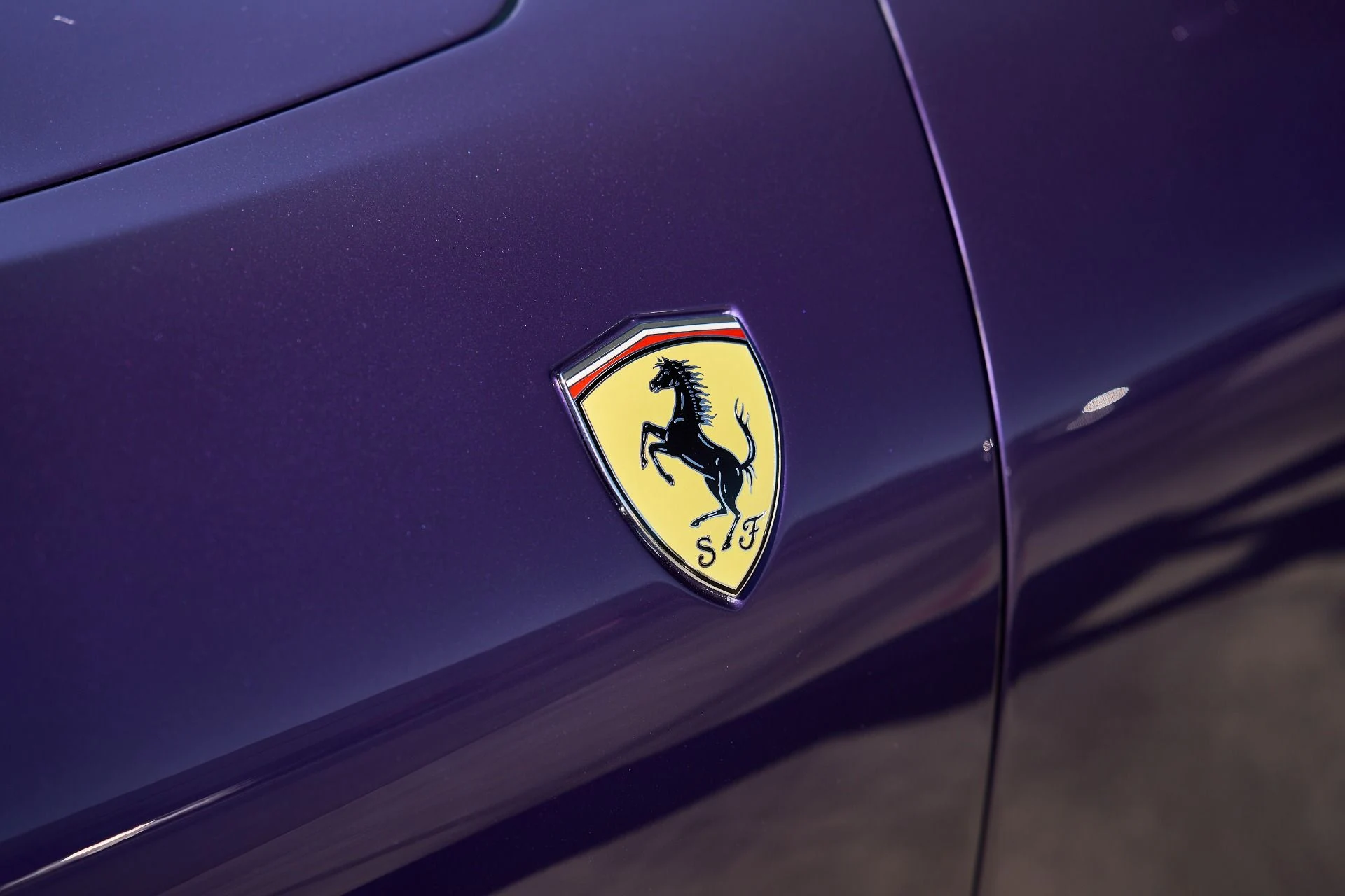 mph005_3016583788_Used_2024_Ferrari_Roma_Base_1762022522_f3dfd419a1