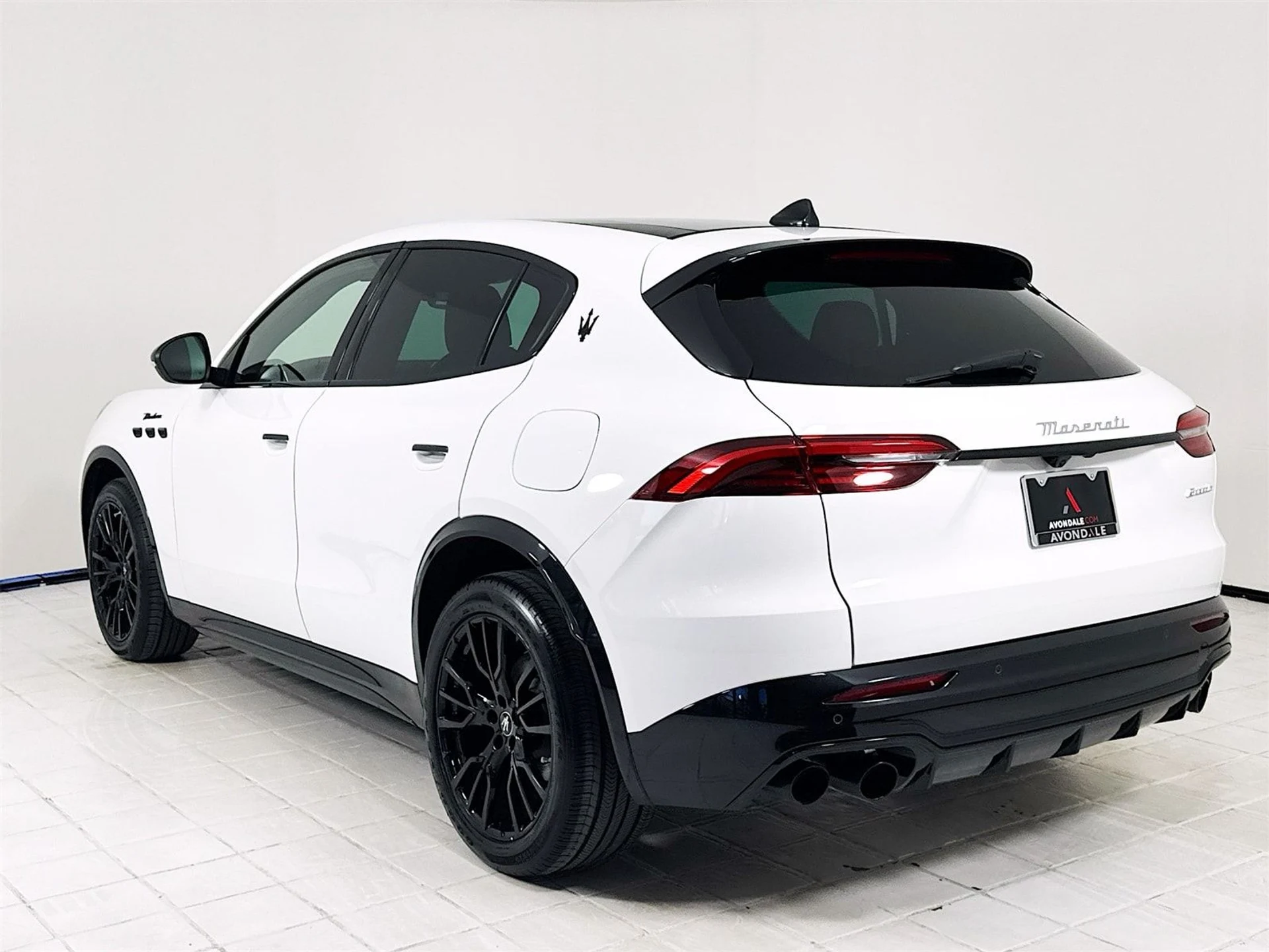 mph005_3018276354_64569b134f3d516721f37bc0b4f0c295x_d8f7d83b36