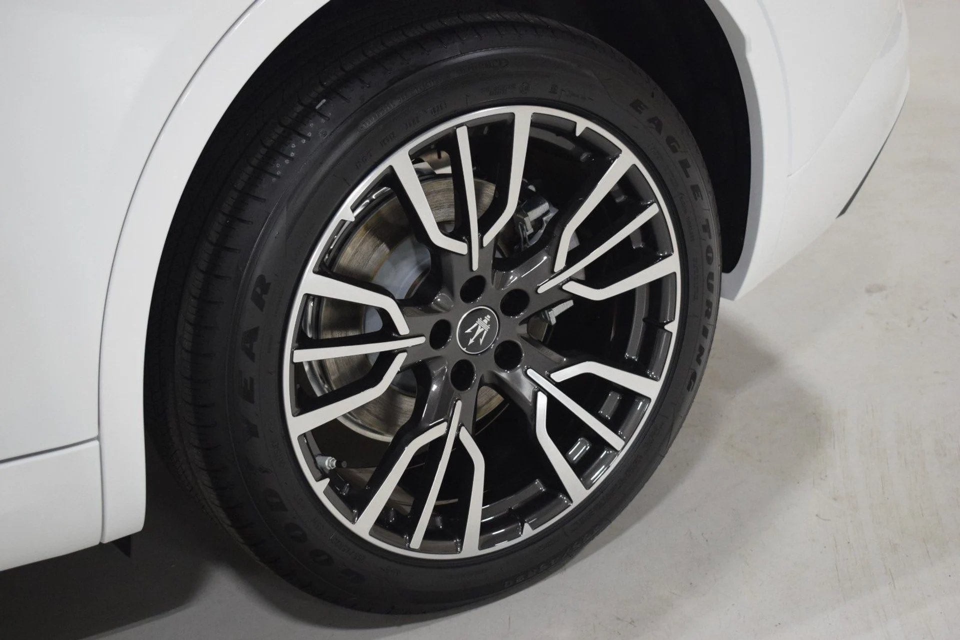 mph005_3018646324_4eb6af7af0f3919498a1b915f615f869x_cbe2e2b809