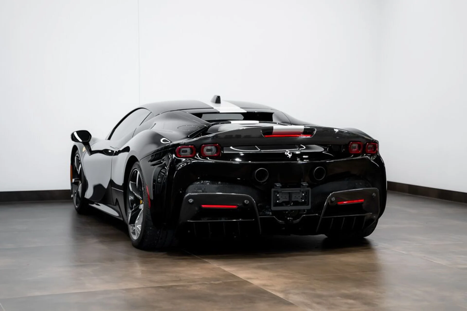 mph005_302039265_ferrari_sf90_stradale_2021_jpg_v_1754355020_710323a448