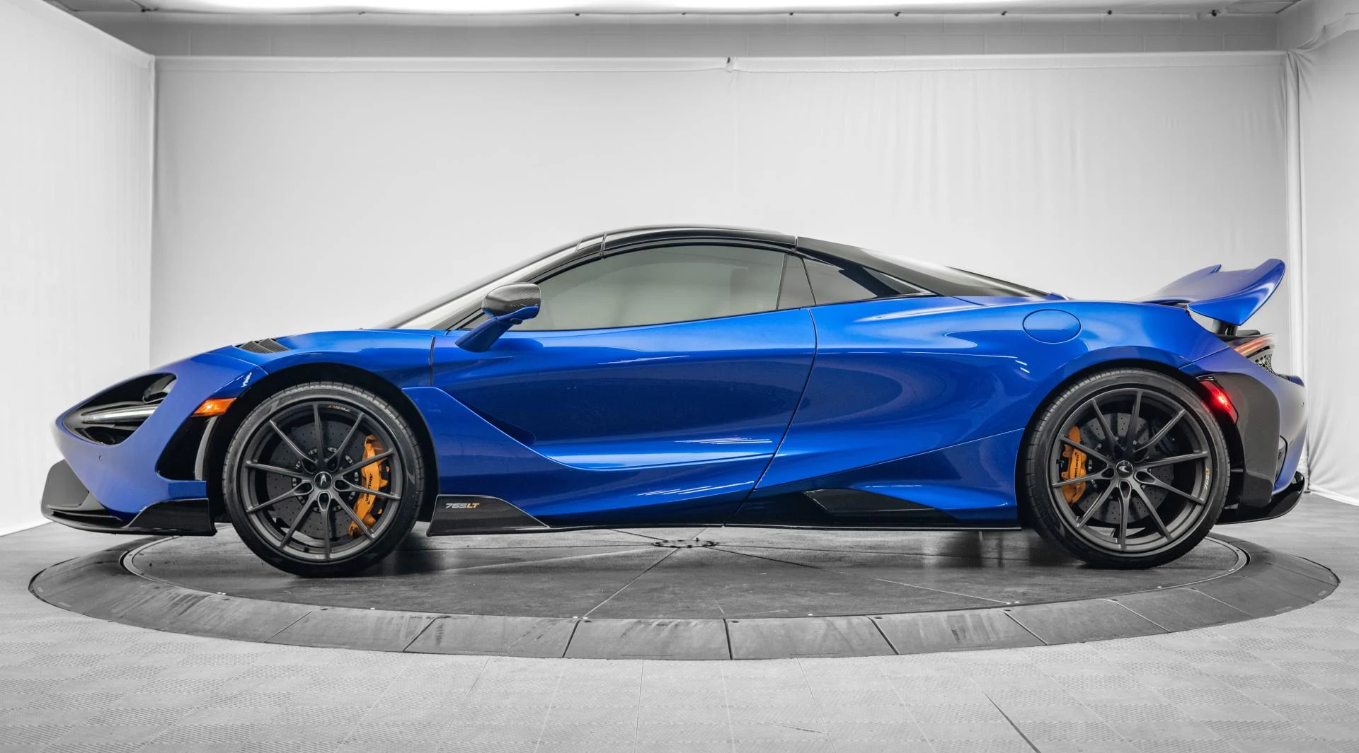 mph005_3032662092_Used_2022_Mc_Laren_765_LT_1755332050_16814f6294