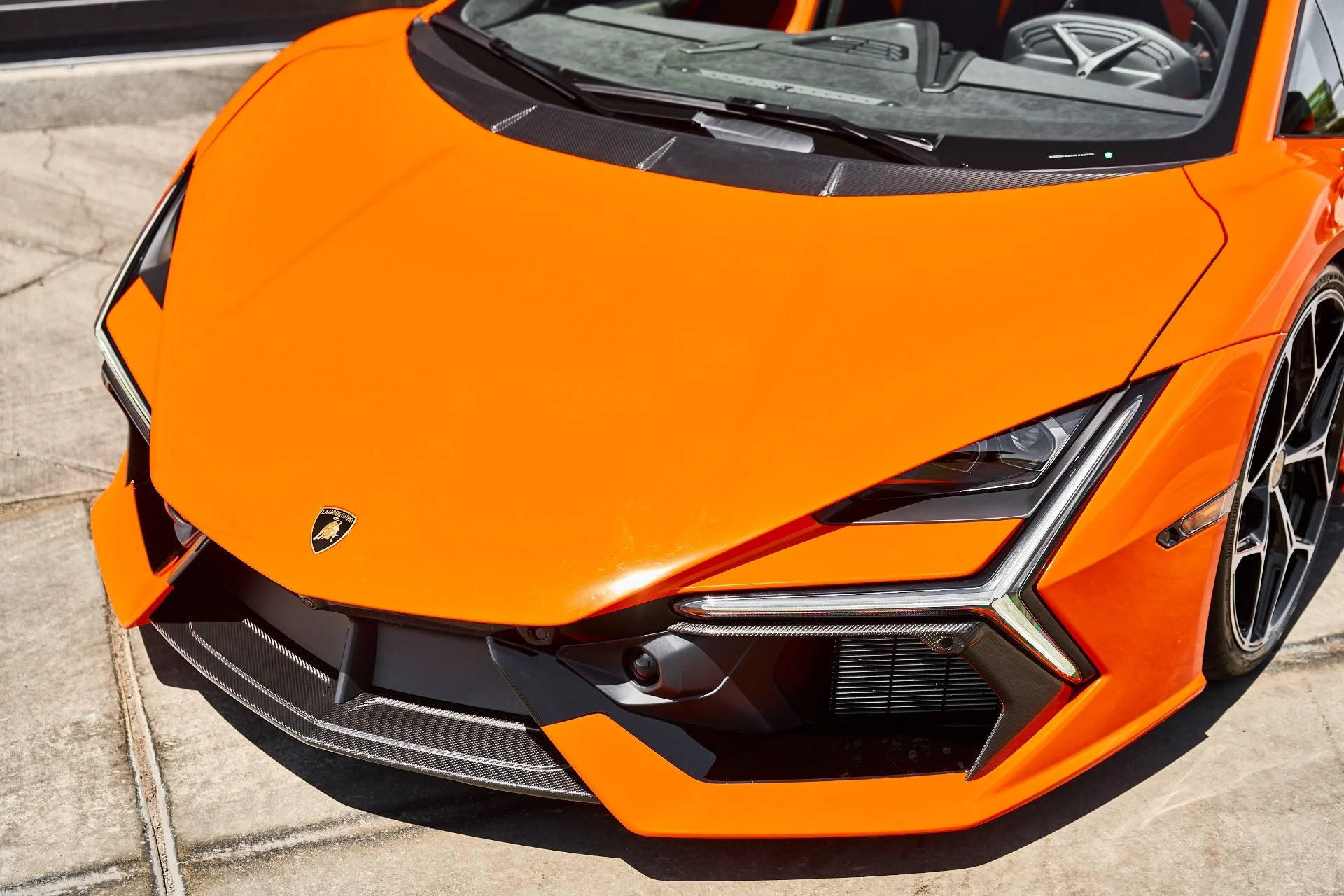 mph005_303995335_Used_2024_Lamborghini_Revuelto_Base_1786150867_57da57a698
