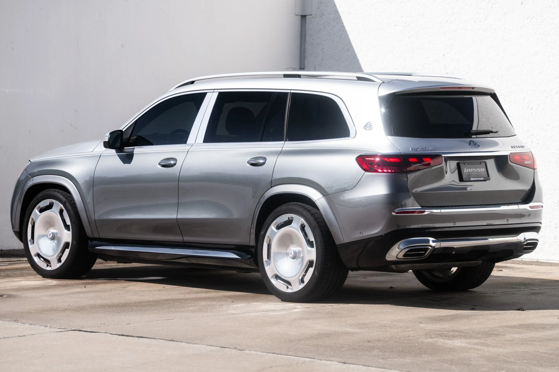 mph005_3044673292_Used_2024_Mercedes_Benz_GLS_Mercedes_Maybach_GLS_600_4_MATIC_1758921516_05a2048be7