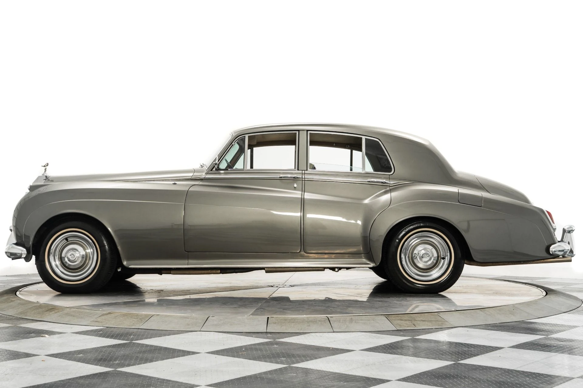 mph005_3048839960_Used_1960_Rolls_Royce_Silver_Cloud_II_Old_World_Luxury_Hand_Built_Craftsmanship_1757511500_8296c5181d