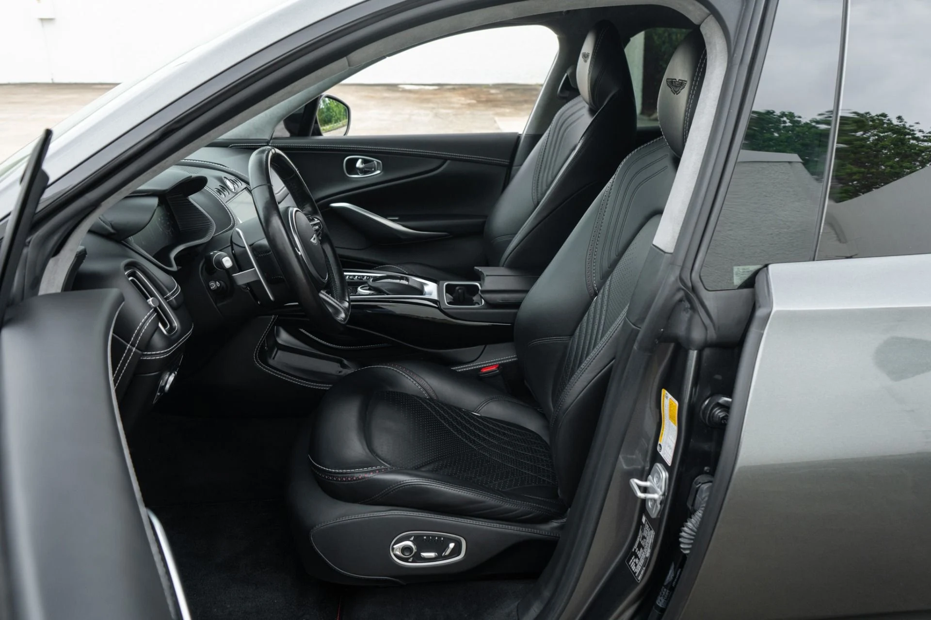 mph005_3052822084_Used_2021_Aston_Martin_DBX_1777485060_a7dc90c0bd