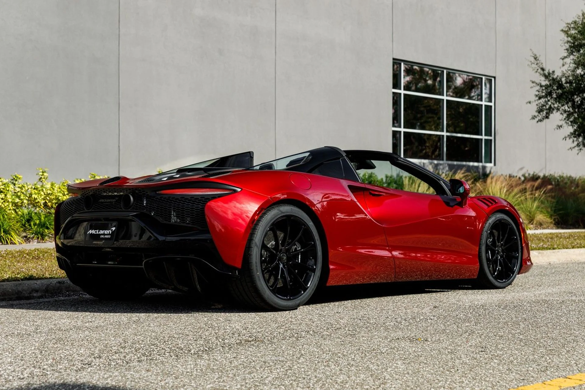 mph005_3054006902_635_p6_l_5dfb8d7935