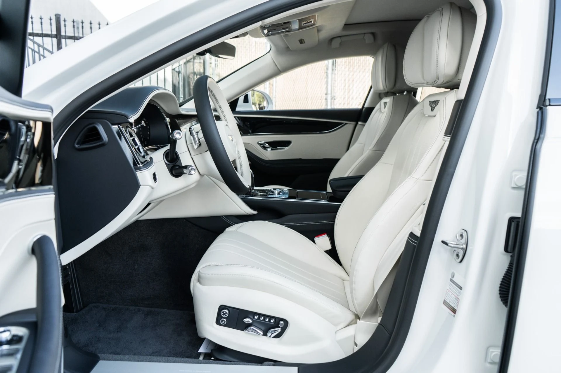 mph005_3056635890_Used_2026_Bentley_Flying_Spur_1792511723_c5889bb0d0