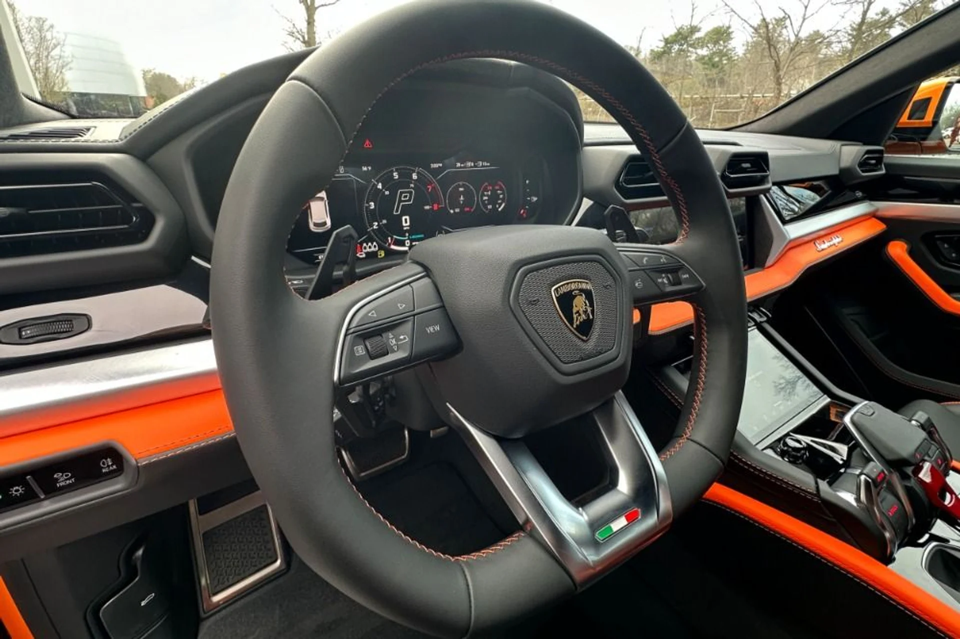 mph005_3061118562_New_2026_Lamborghini_Urus_SE_1776108765_8af2444d8f