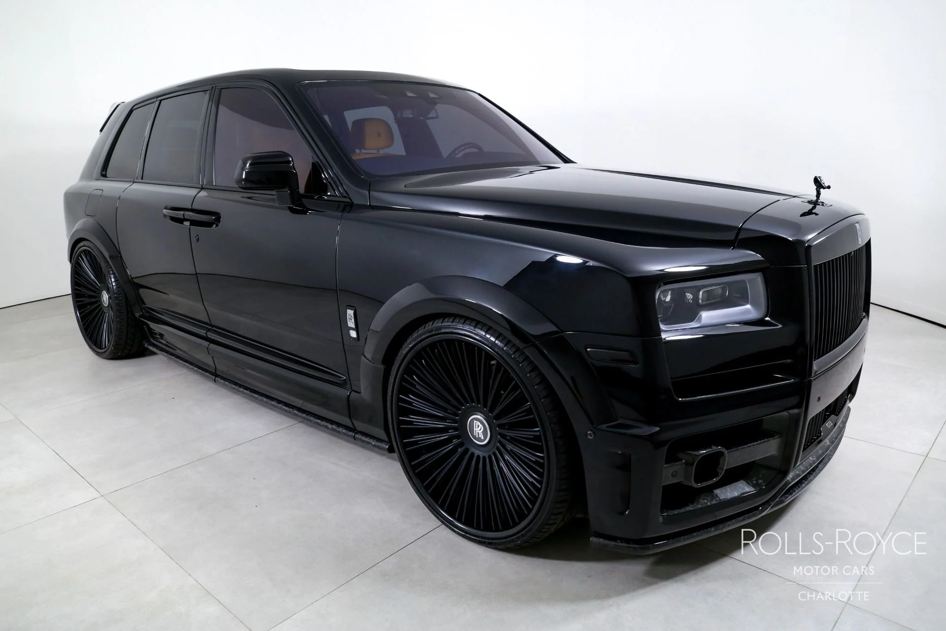 mph005_306667092_Used_2024_Rolls_Royce_Cullinan_1764777967_8c714cb6bc