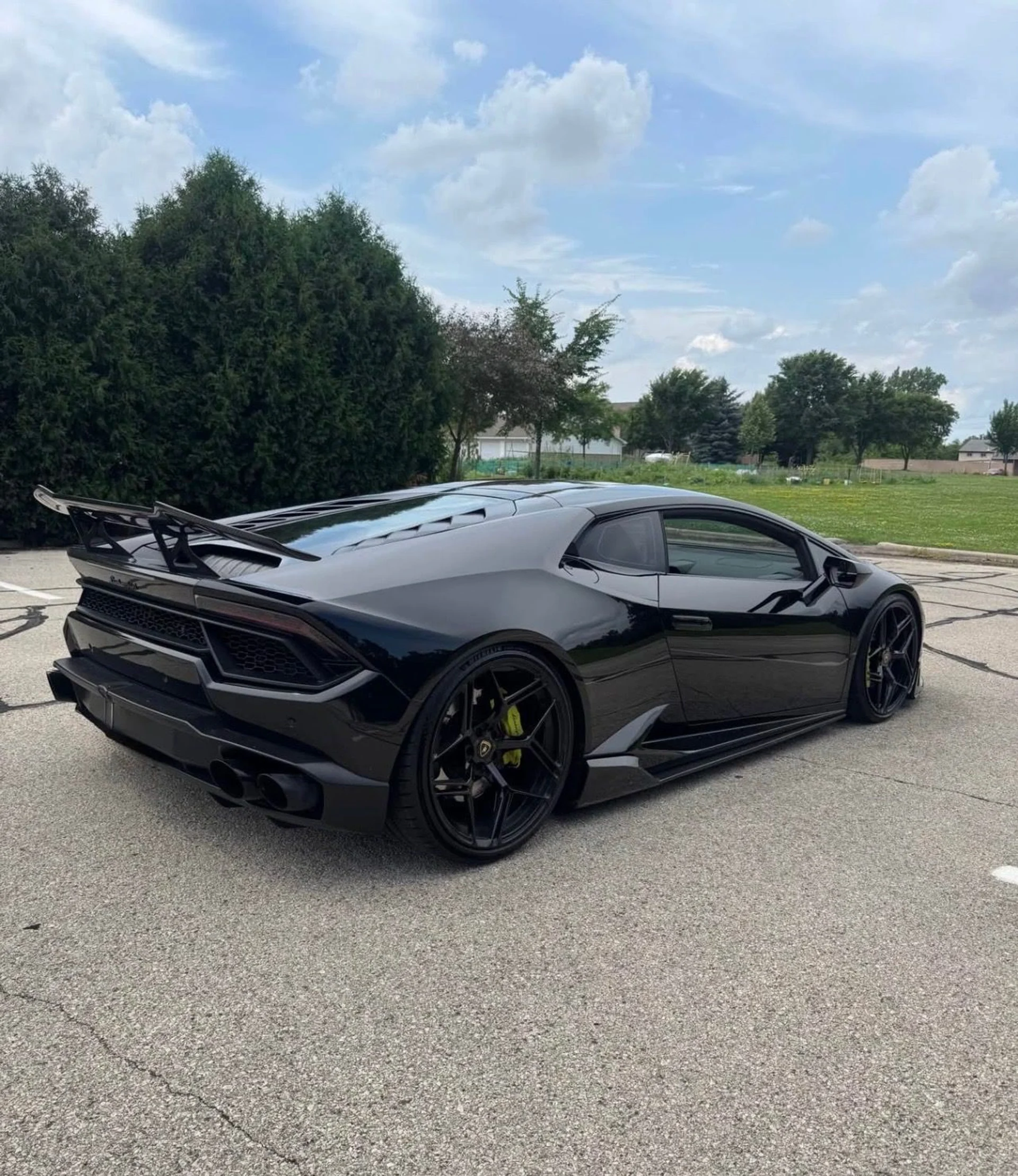 mph005_3066729995_Used_2017_Lamborghini_Huracan_LP_580_2_1785854173_8f910cfd70