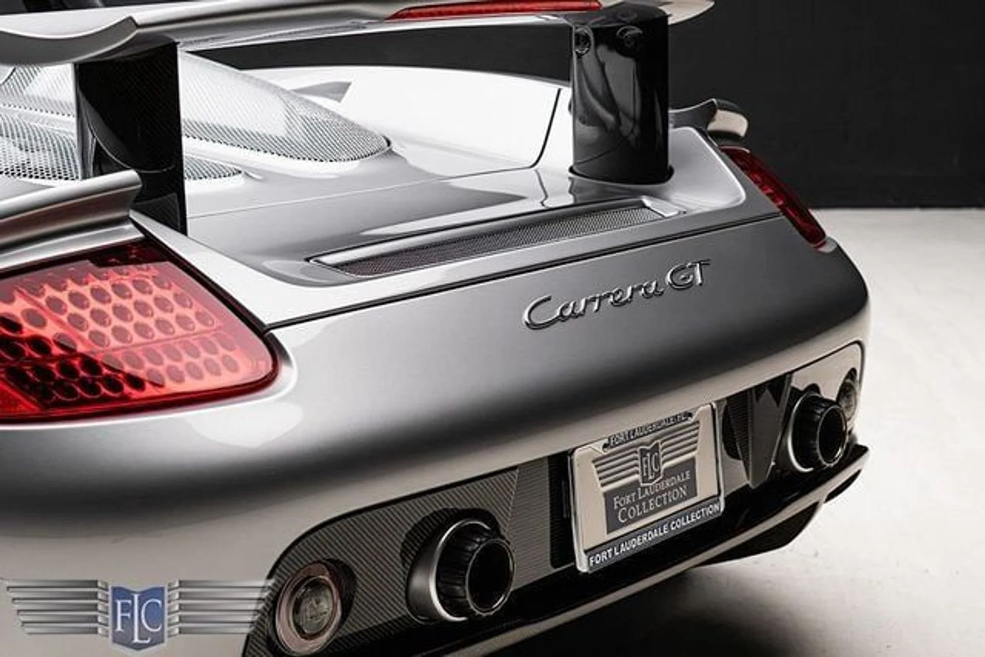mph005_3074755550_used_2005_porsche_carrera_gt_2drcarrera_9689_23058550_10_640_8746604857