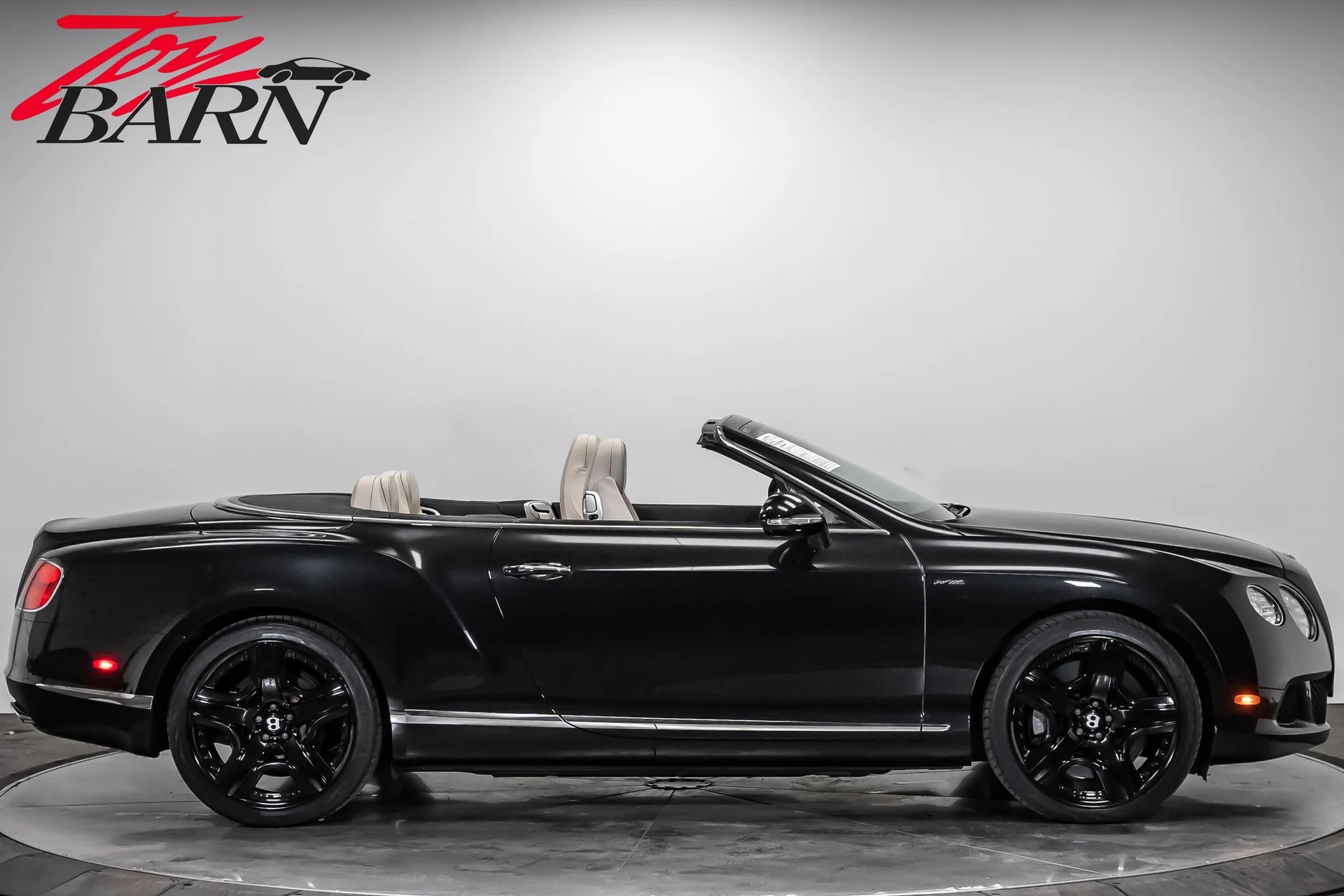 mph005_3079810799_b593e25d1fb84cb0f61b37f2f216a2dex_ae25ec77b8