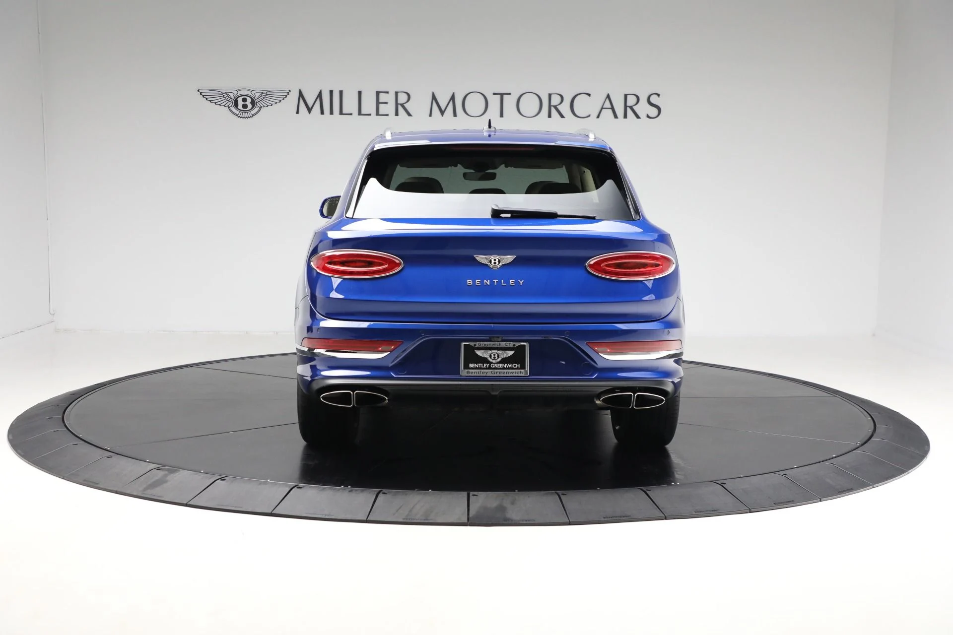 mph005_3093141085_Used_2024_Bentley_Bentayga_Azure_V8_9fb40d1c2d