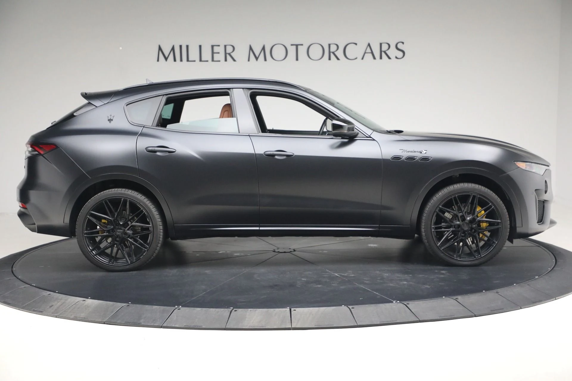 mph005_3095266830_Used_2022_Maserati_Levante_Modena_S_1767210399_d4ebdbb432