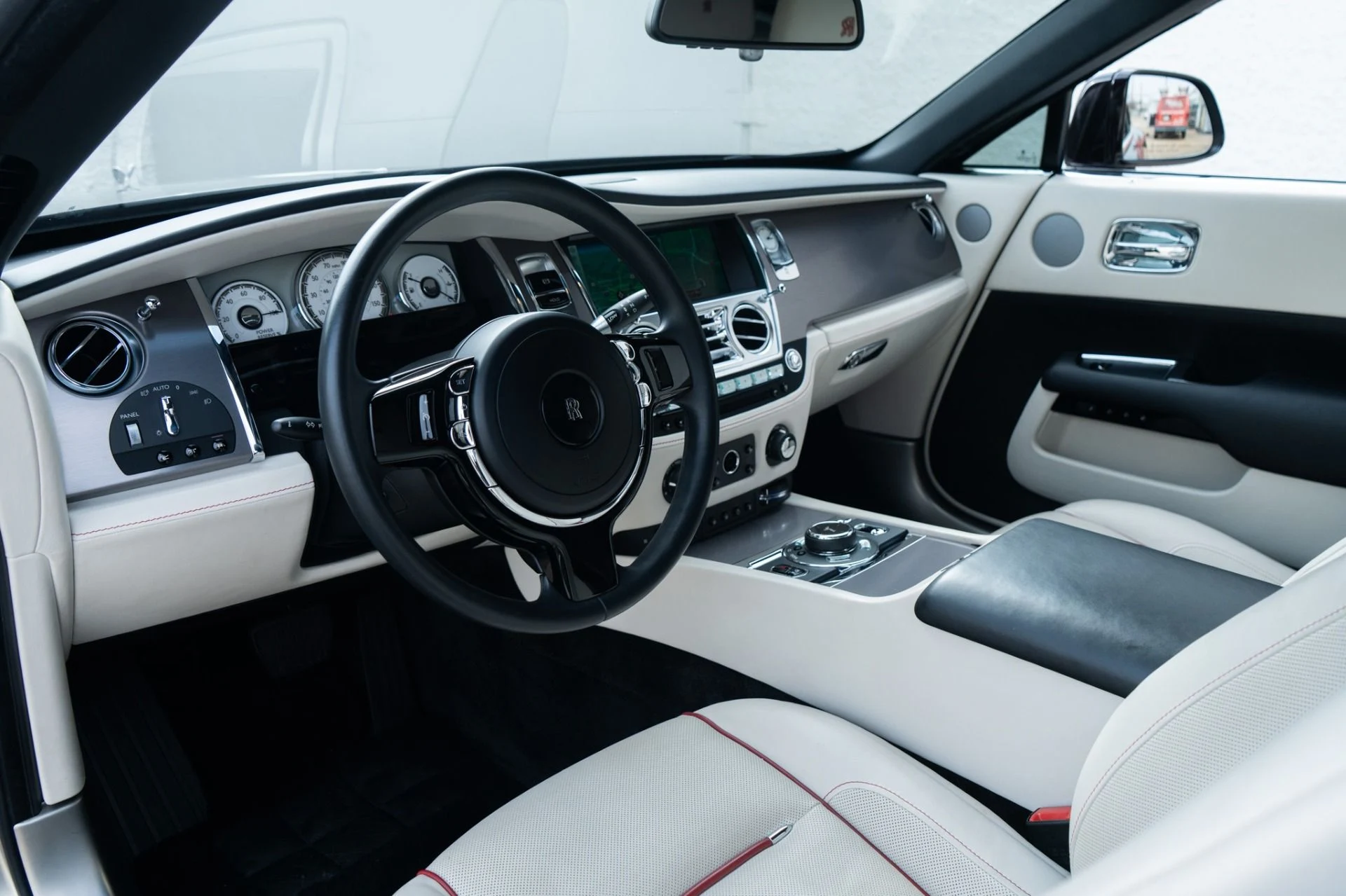 mph005_3096883269_Used_2017_Rolls_Royce_Dawn_1771784248_b6b606843c