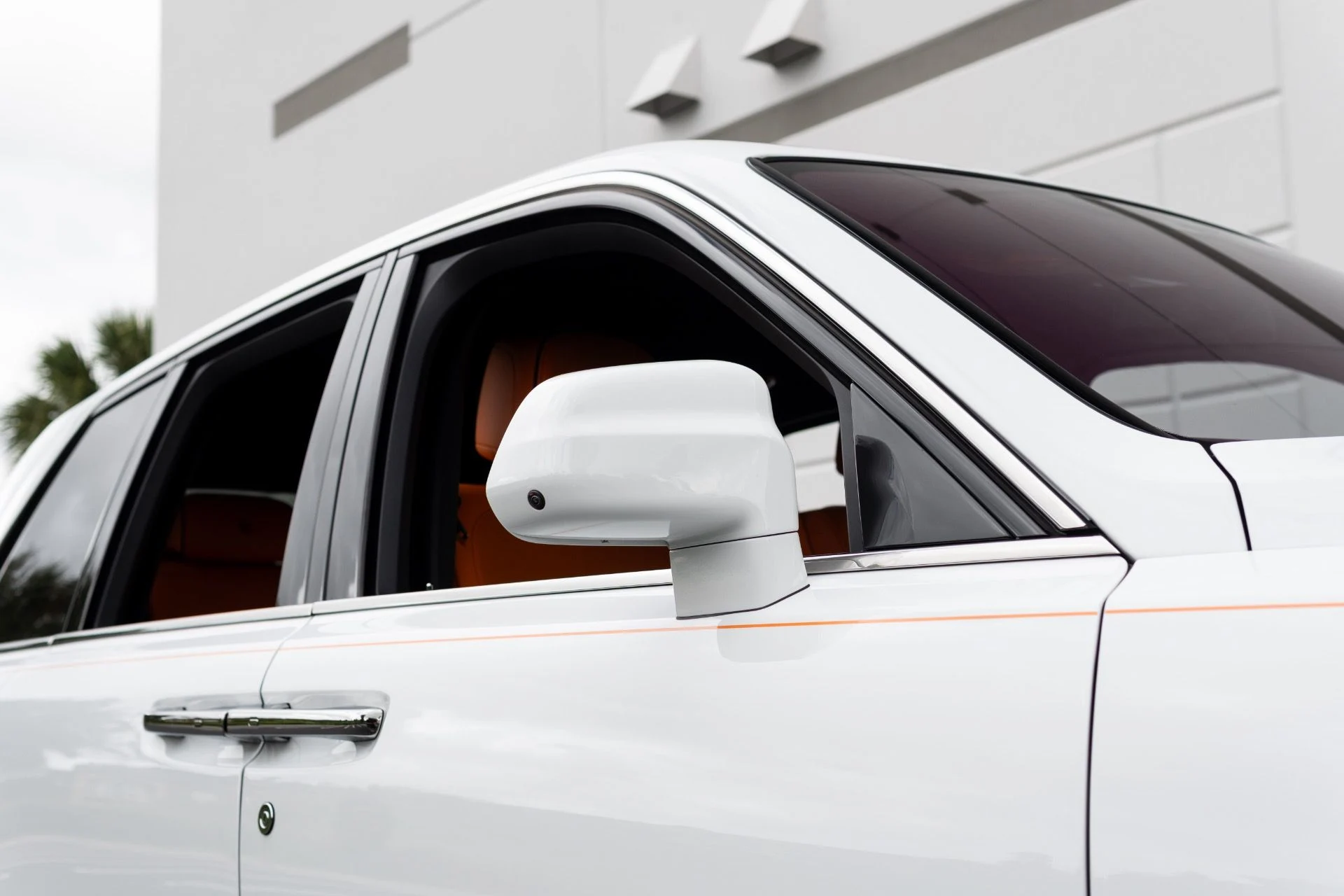 mph005_3099581222_Used_2023_Rolls_Royce_Cullinan_1766776442_9e6e717481