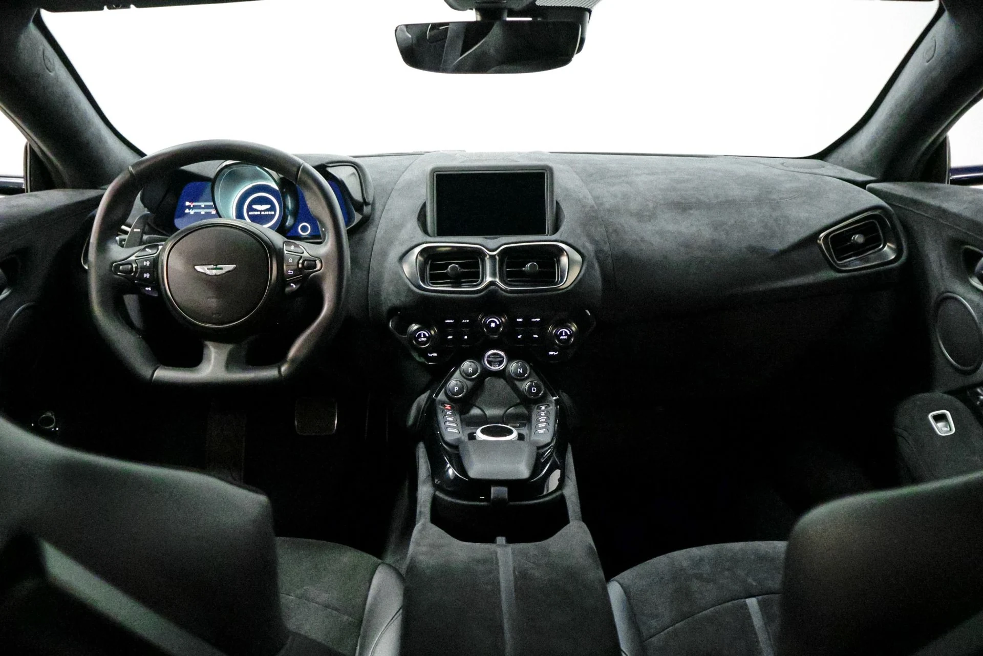 mph005_3103016715_Used_2019_Aston_Martin_Vantage_1760536452_d2080d70c1