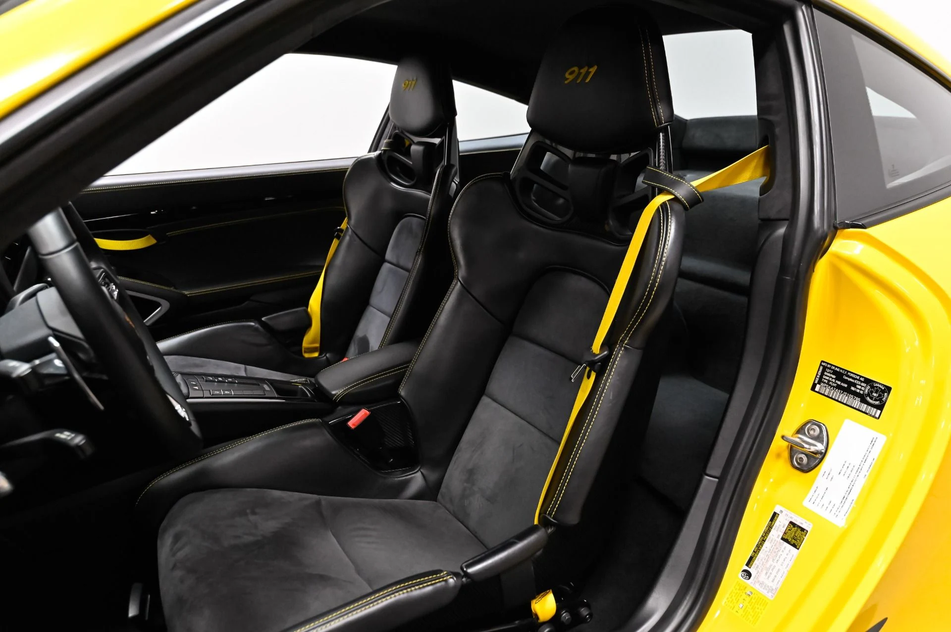 mph005_3103931834_Used_2018_Porsche_911_Carrera_T_1790277617_ee339d2904