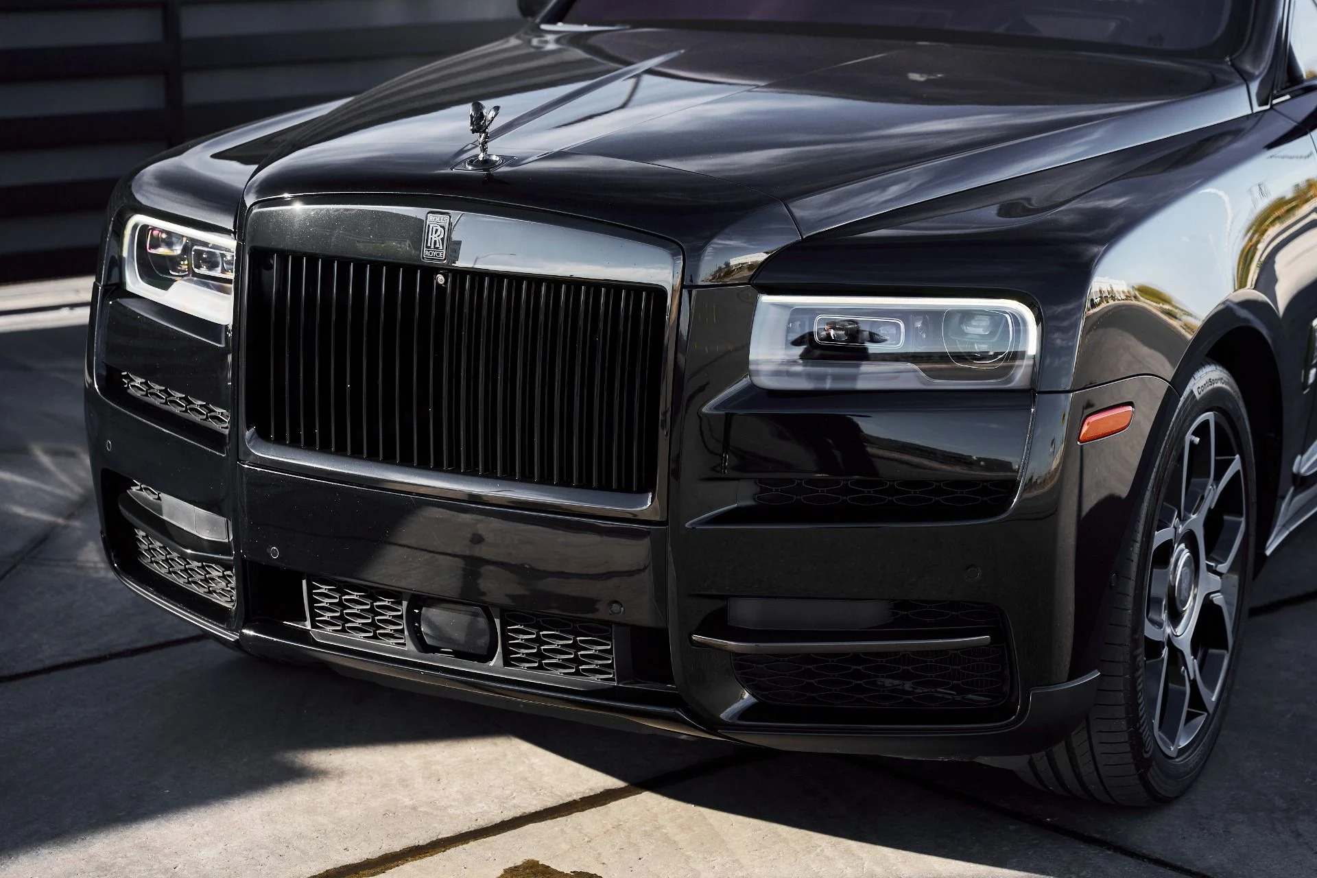 mph005_3104684439_Used_2022_Rolls_Royce_Cullinan_Black_Badge_1768359453_aadb60fd6b