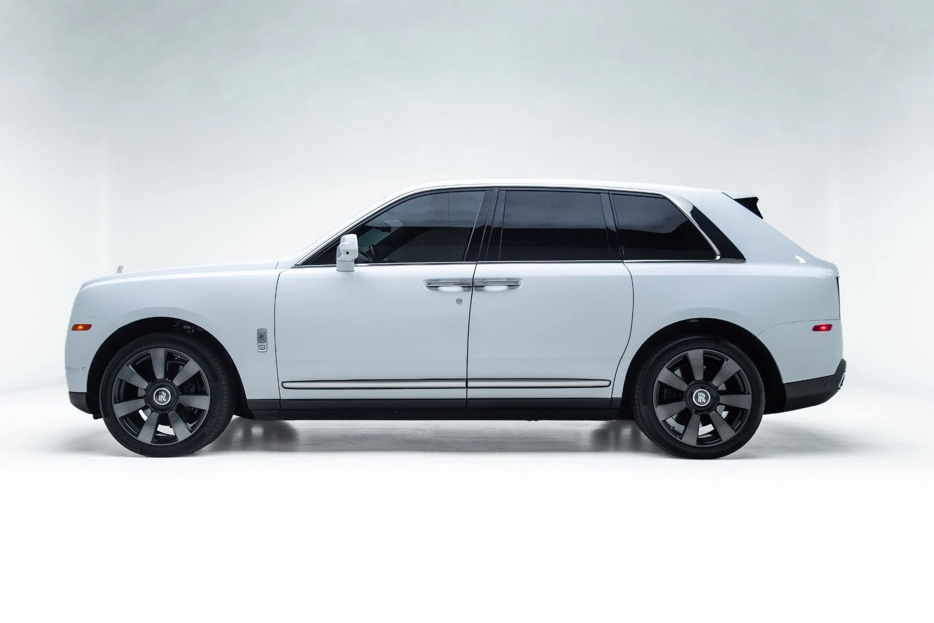 mph005_3111745081_Used_2019_Rolls_Royce_Cullinan_1786991337_d03342600b