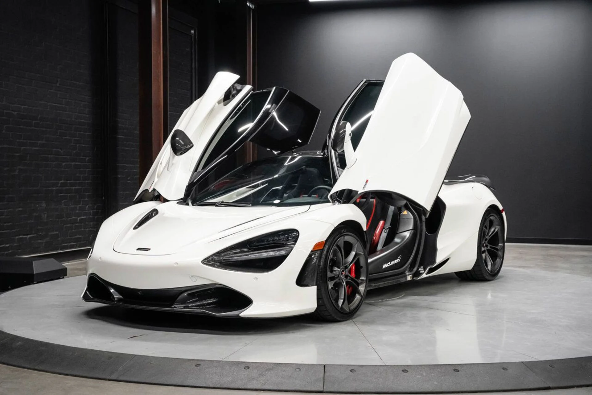 mph005_3113587530_mclaren_720s_2018_3772204124